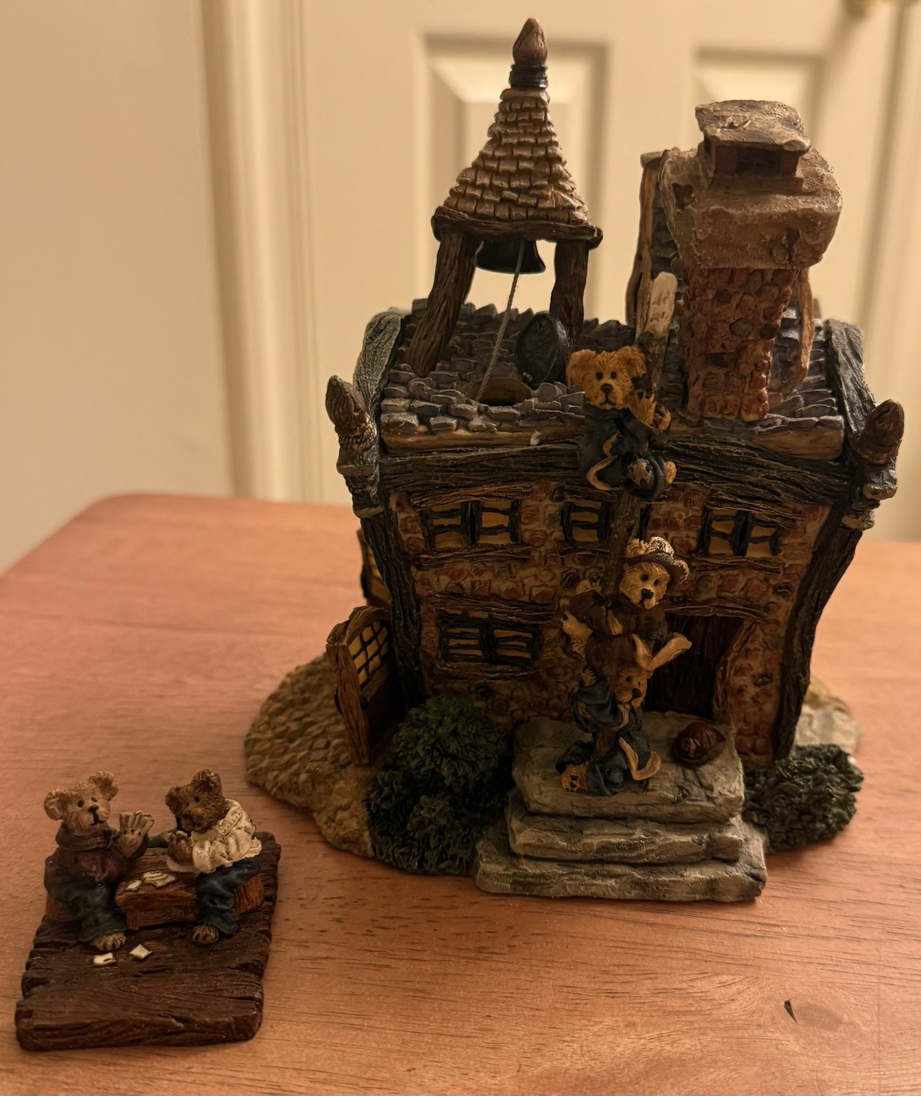 Boyds Bearly-Built Villages Boyds Town Volunteer Firestation w/ 1 Figurine
