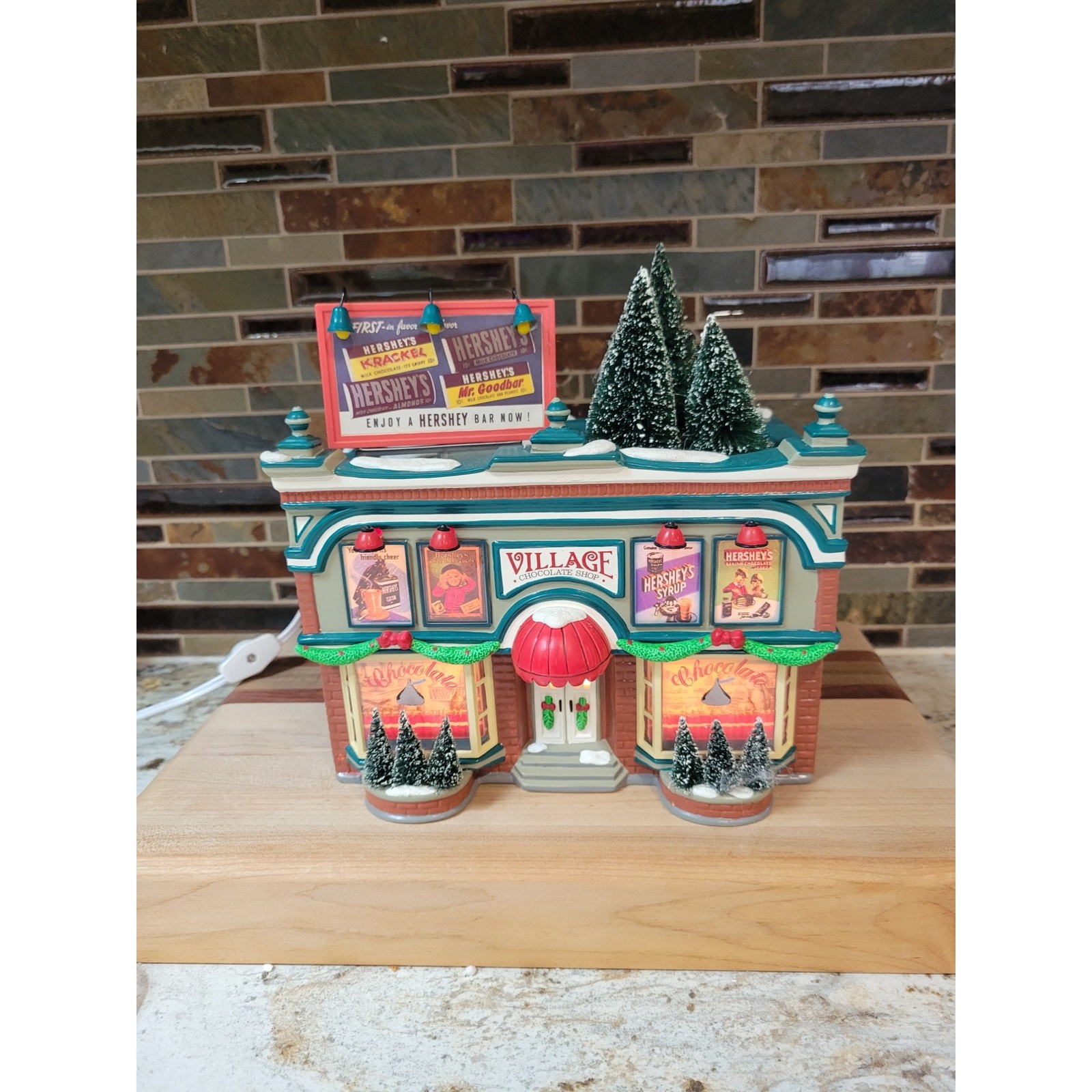 Dept 56 Hershey’s Chocolate Shop 54913 Original Snow Village 1997 Christmas VTG