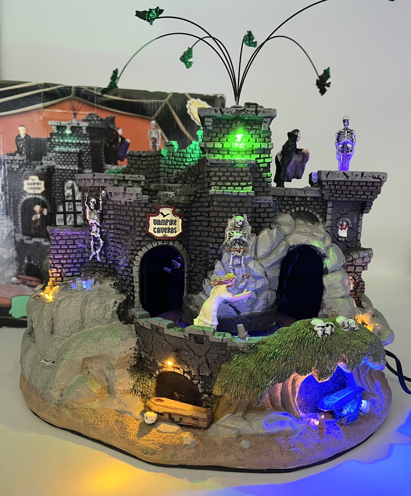 Lemax Spooky Town Vampire Caverns 94961 Retired Lighted Animated Halloween Sound