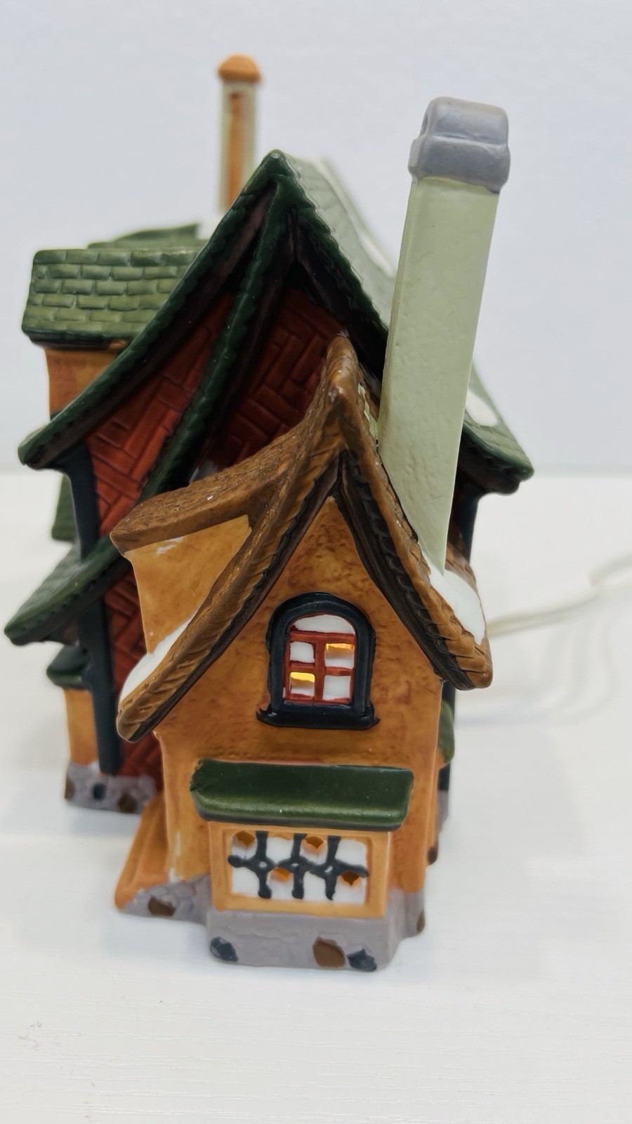 Dickens Keepsake “ Pottery” Porcelain Lighted House Heartland Valley Excellent