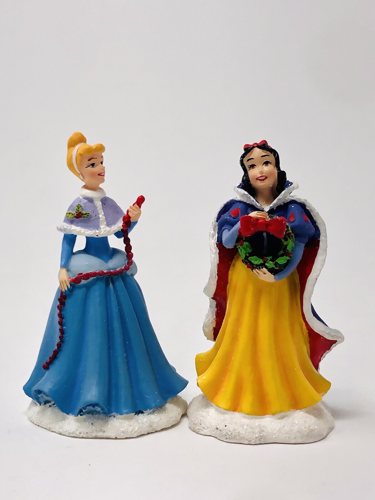 Hi Ho Holiday Cottage 2009 Ultimate Disney Village Snow White Cinderella NIB