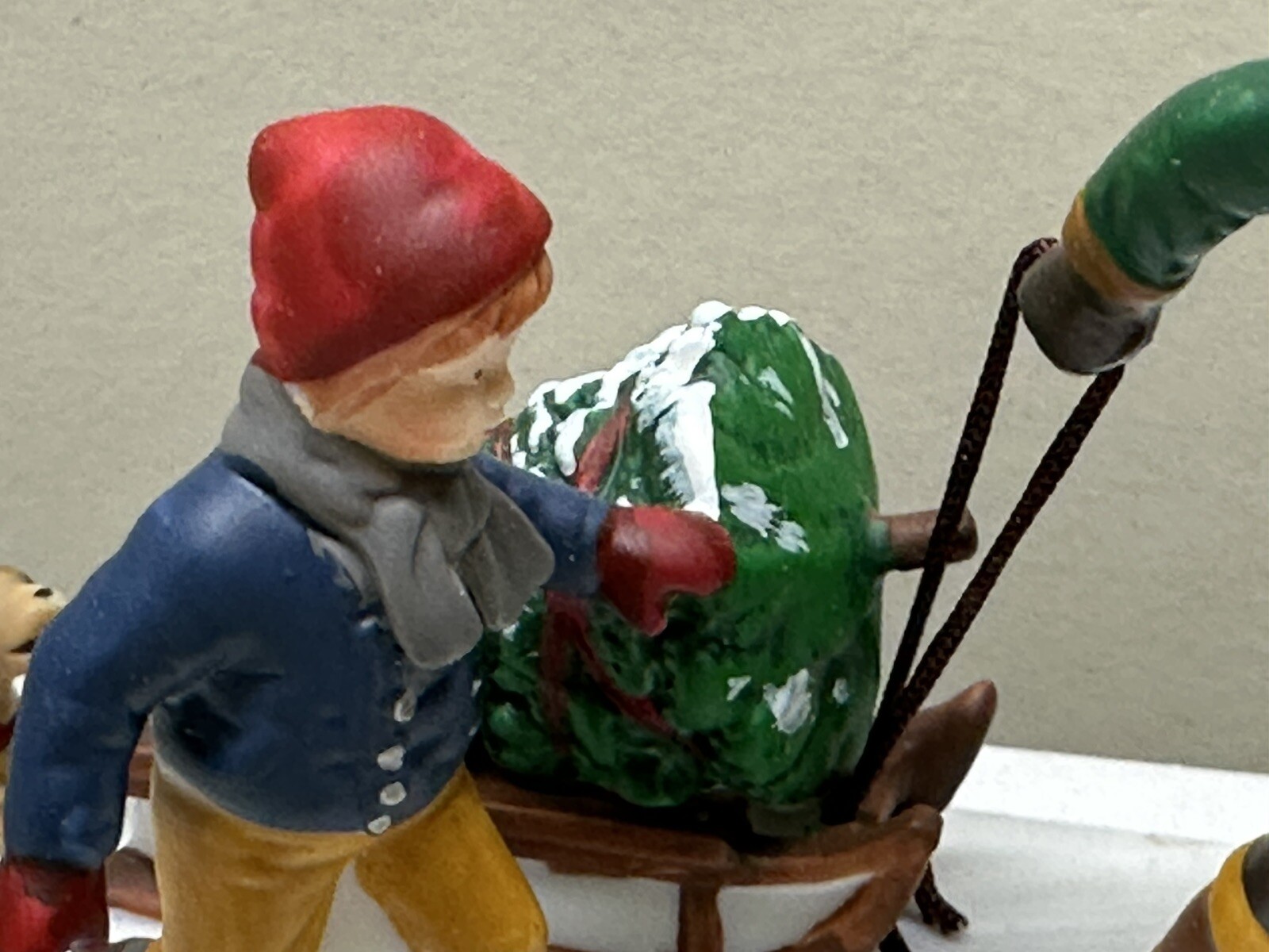 Department 56 Heritage Christmas Village Collection – The Family Tree – #58895