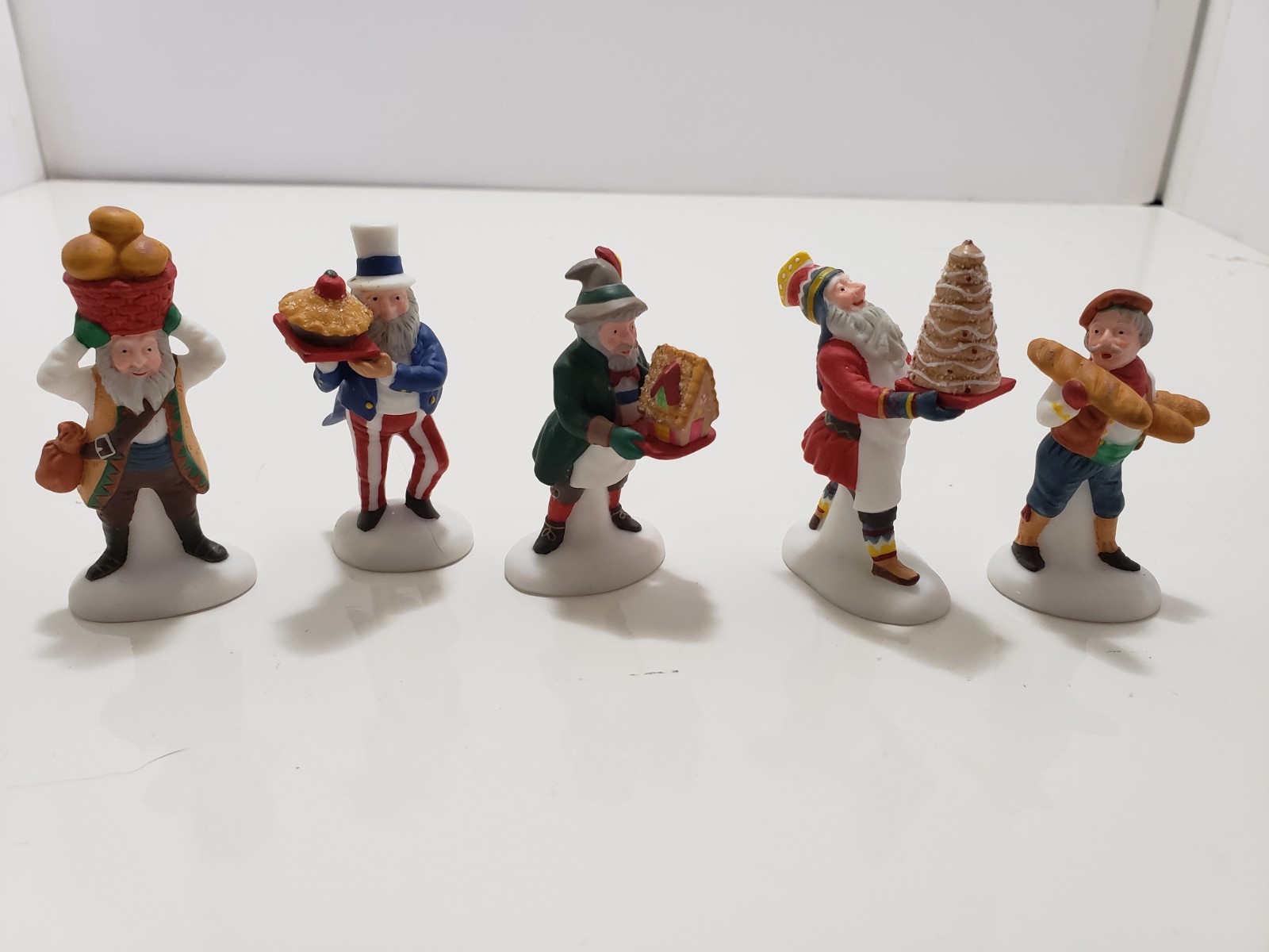 Dept 56 North Pole Series Early Rising Elves 56369 & Holiday Delivery 56371 Nice