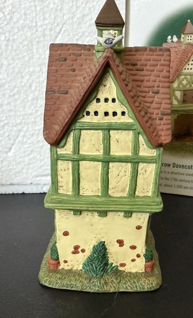 Dept 56 Dickens Village Hedgerow Dovecote Porcelain Accessory #58524 Missing Fig