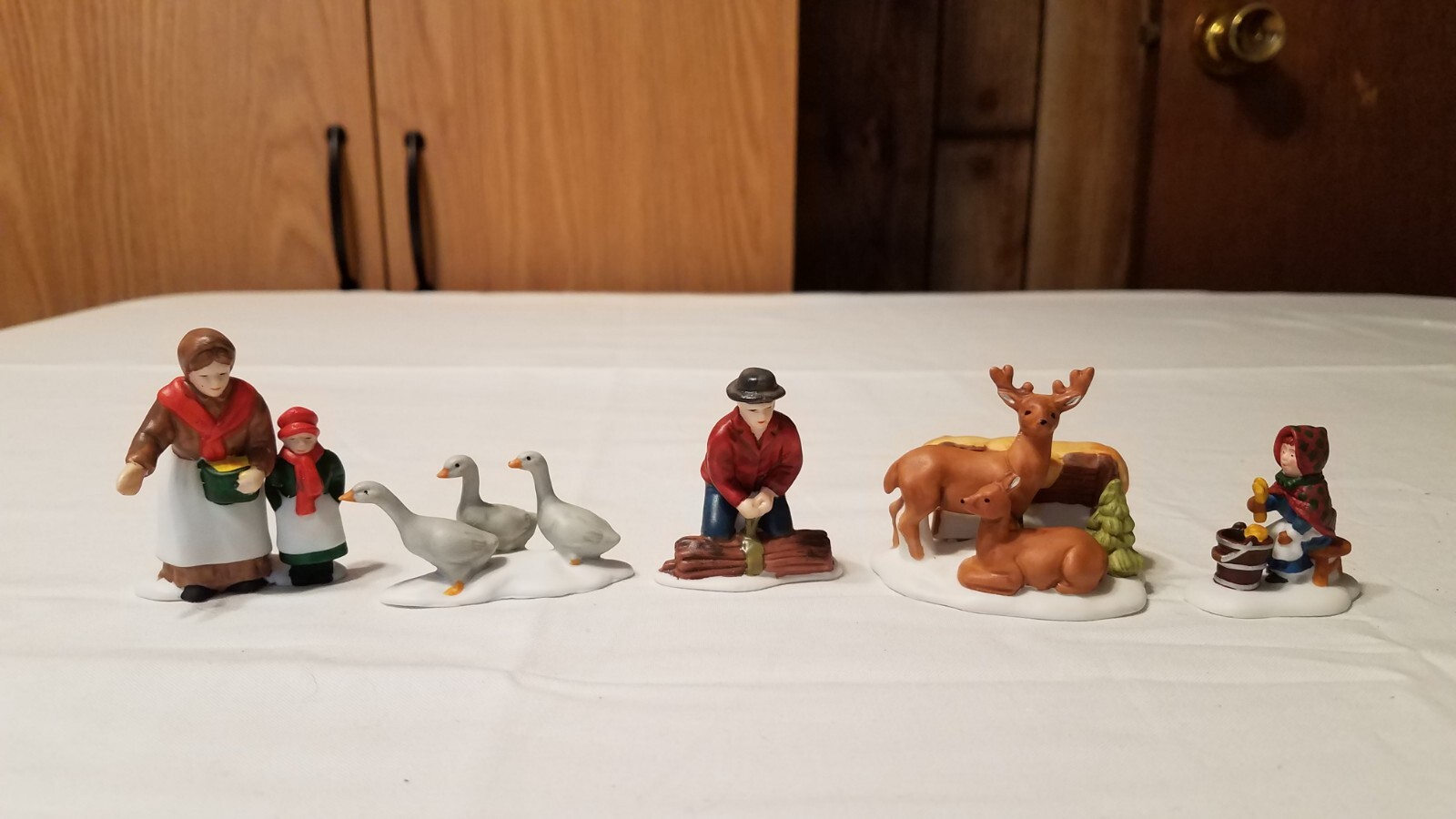 Dept 56 VILLAGES LOT Farm Workers Animals Fences 14 Items