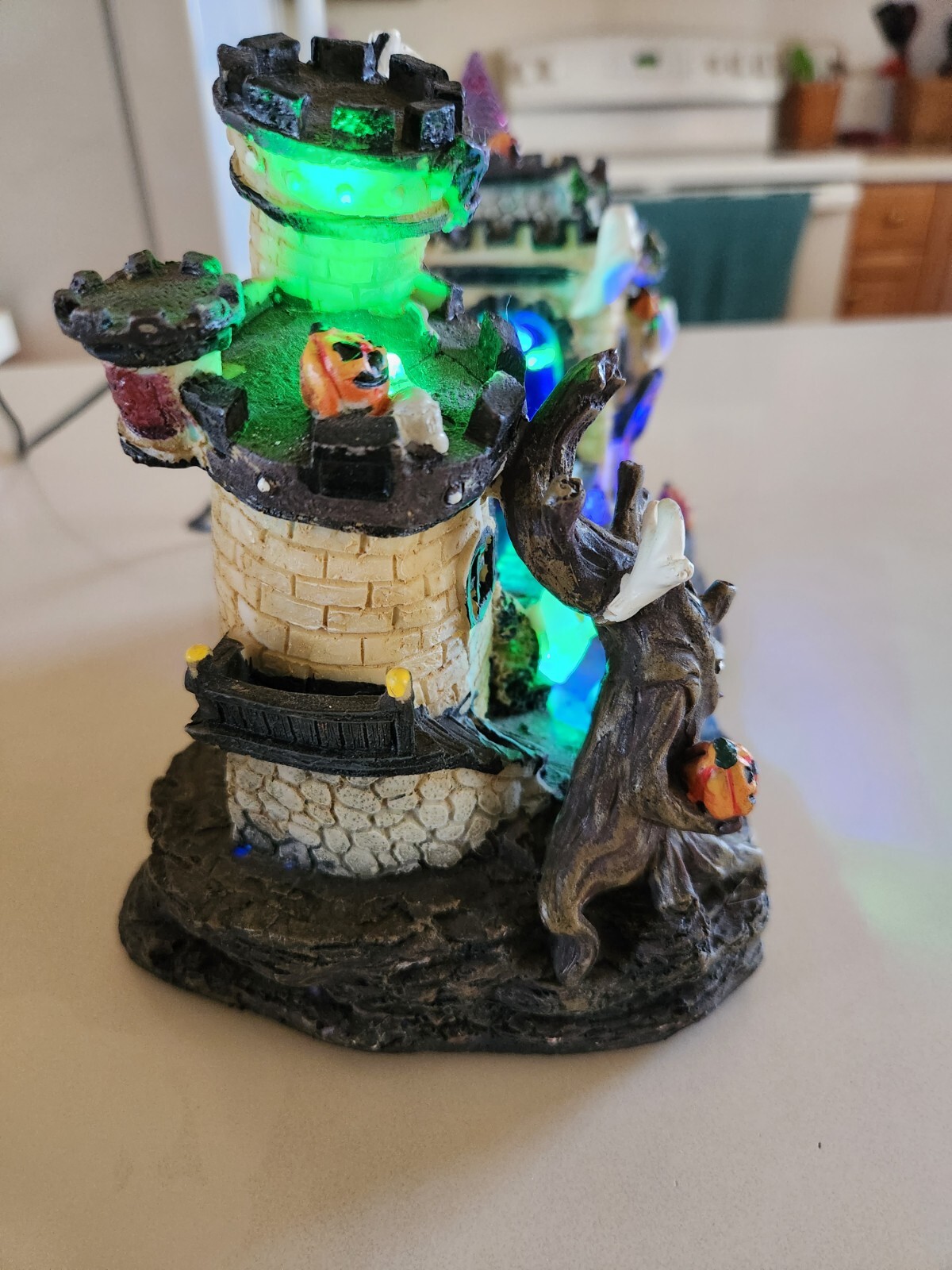 Halloween LED Village Castle With Box. 2006 RARE!