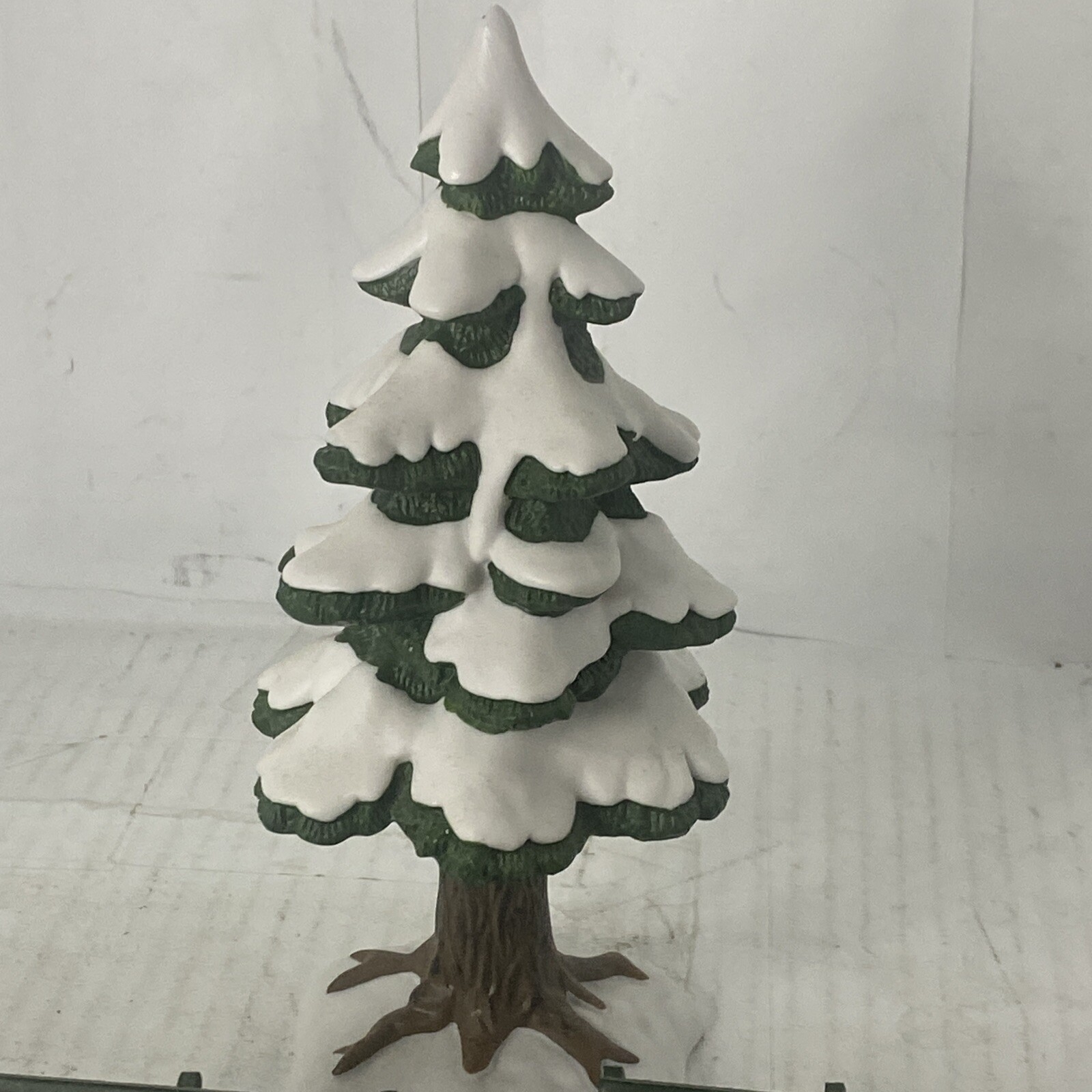 Department 56 Accessory Lot 2 Metal Park Benches And 1 Porcelain Pine