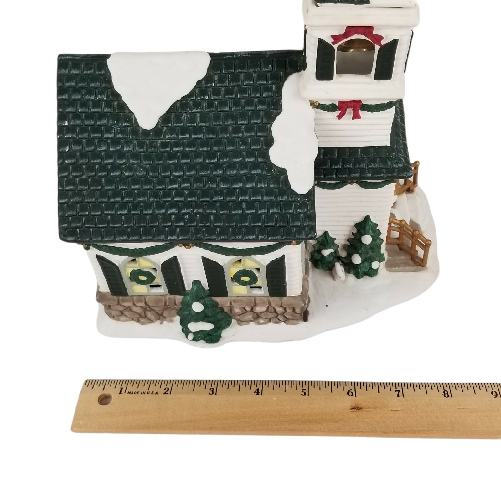 Hersheys Holiday Village Church w/ Box 2001 Christmas No Cord, Repair