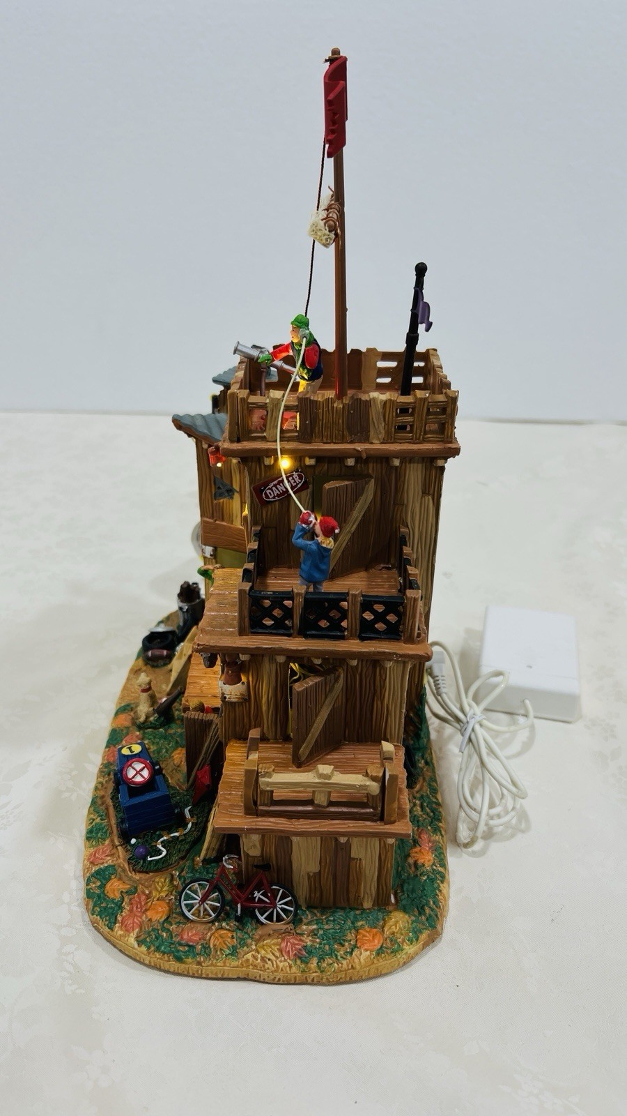 Lemax “David’s Fort” Lighted Holiday Village Accent #04218 Retired 2010 NEW !