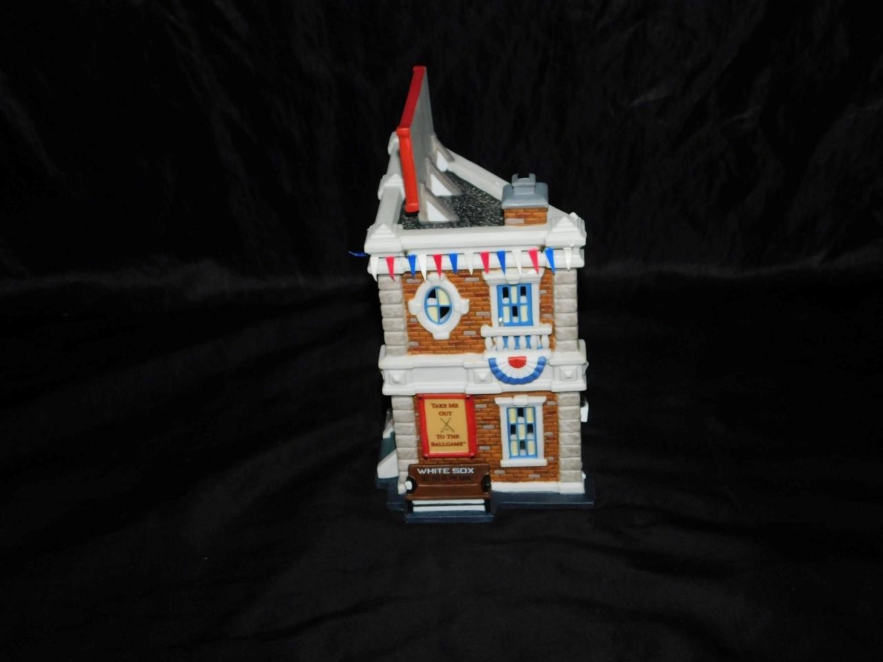 Department 56 Chicago White Sox Souvenir Shop Christmas in the City Baseball MLB
