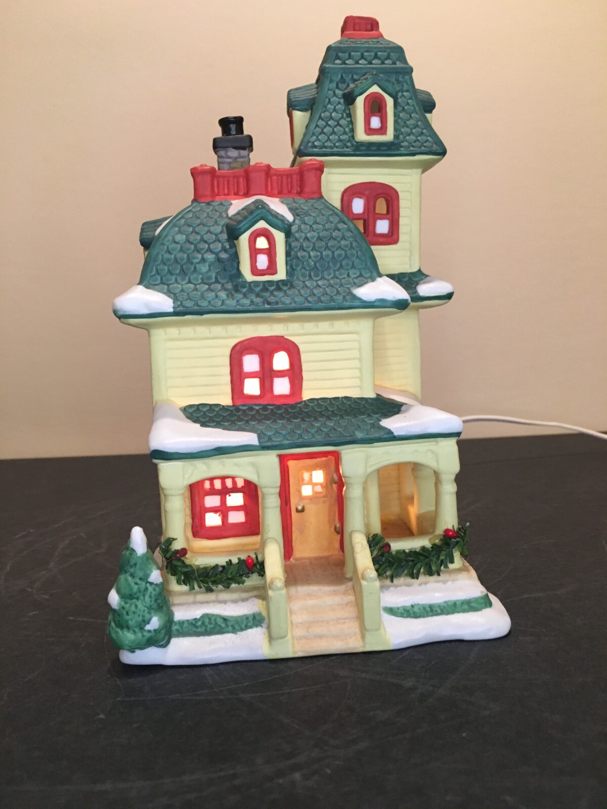 **Vintage SEASONAL SPECIALTIES LIGHTED CHRISTMAS VILLAGE LEMON VICTORIAN HOUSE