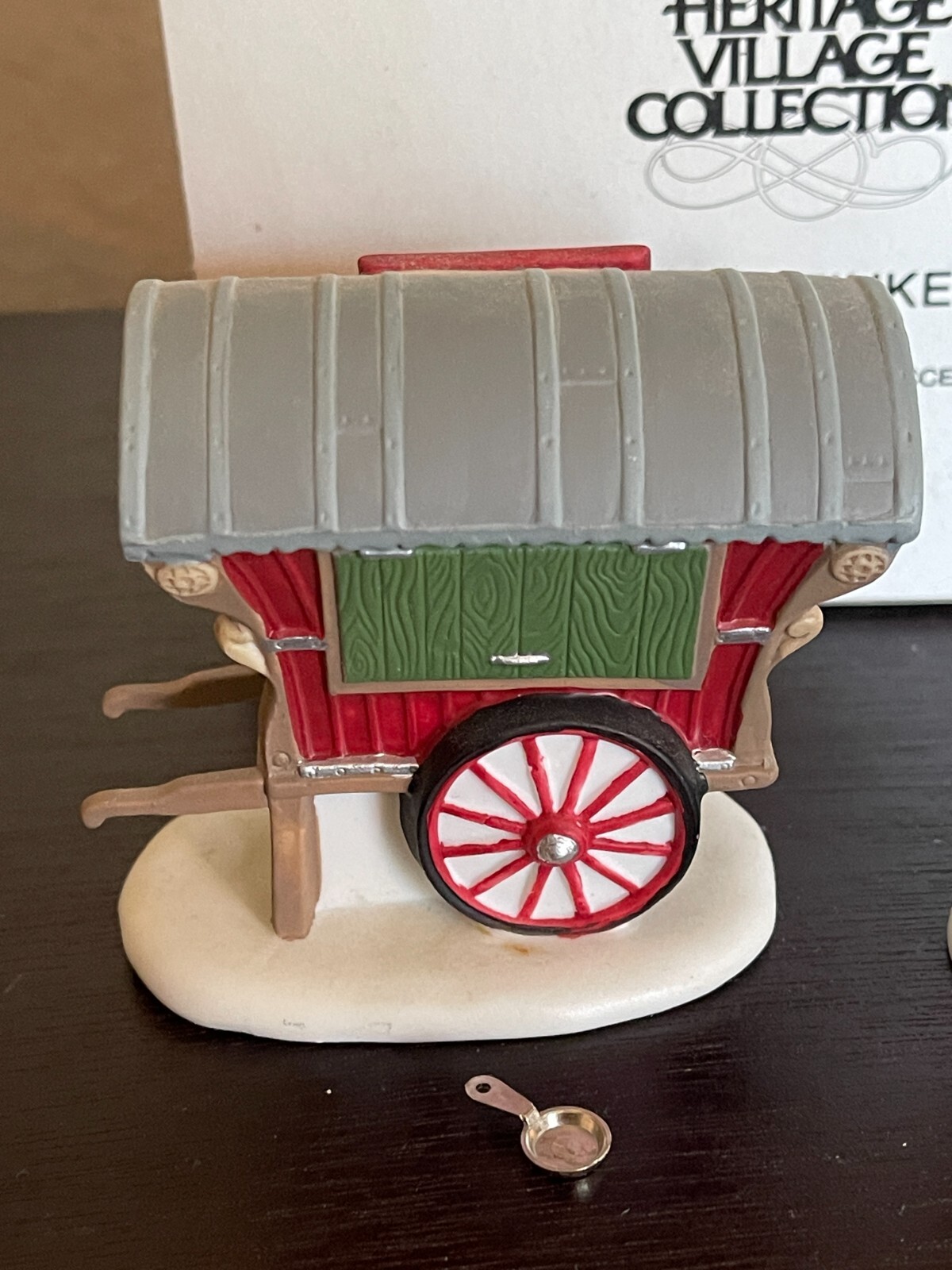 Town Tinker #5646-4 Dept. 56 The Heritage Village Collection (with box)