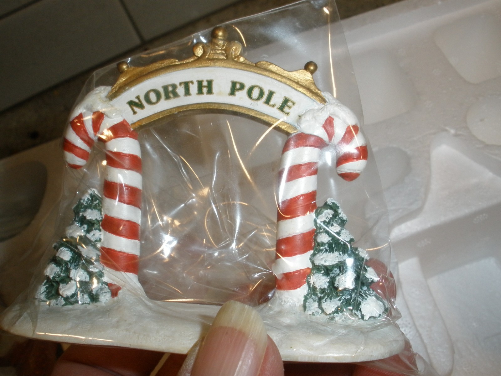 HAWTHORNE PORCHLIGHT COLLECTION VILLAGE “SANTA’S TOY SHOPPE” NEW IN BOX