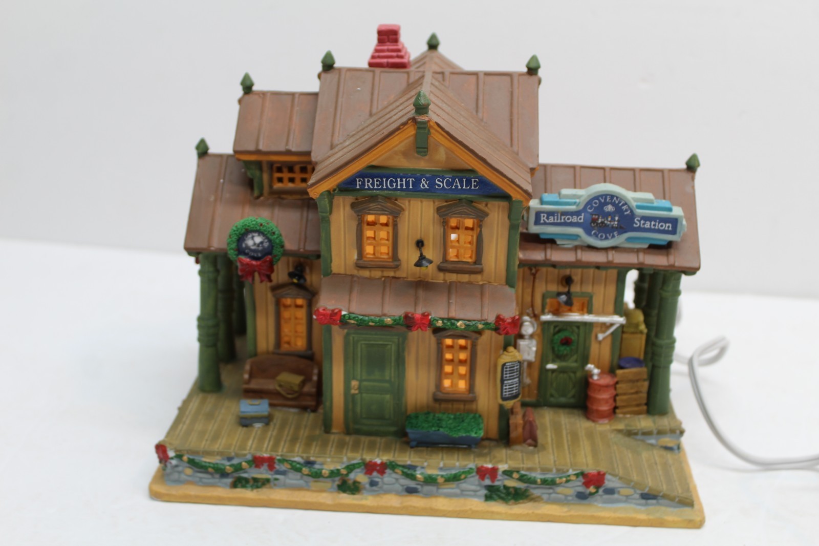 2009 Lemax Coventry Cove Railroad RR Station Lighted Building W/Box