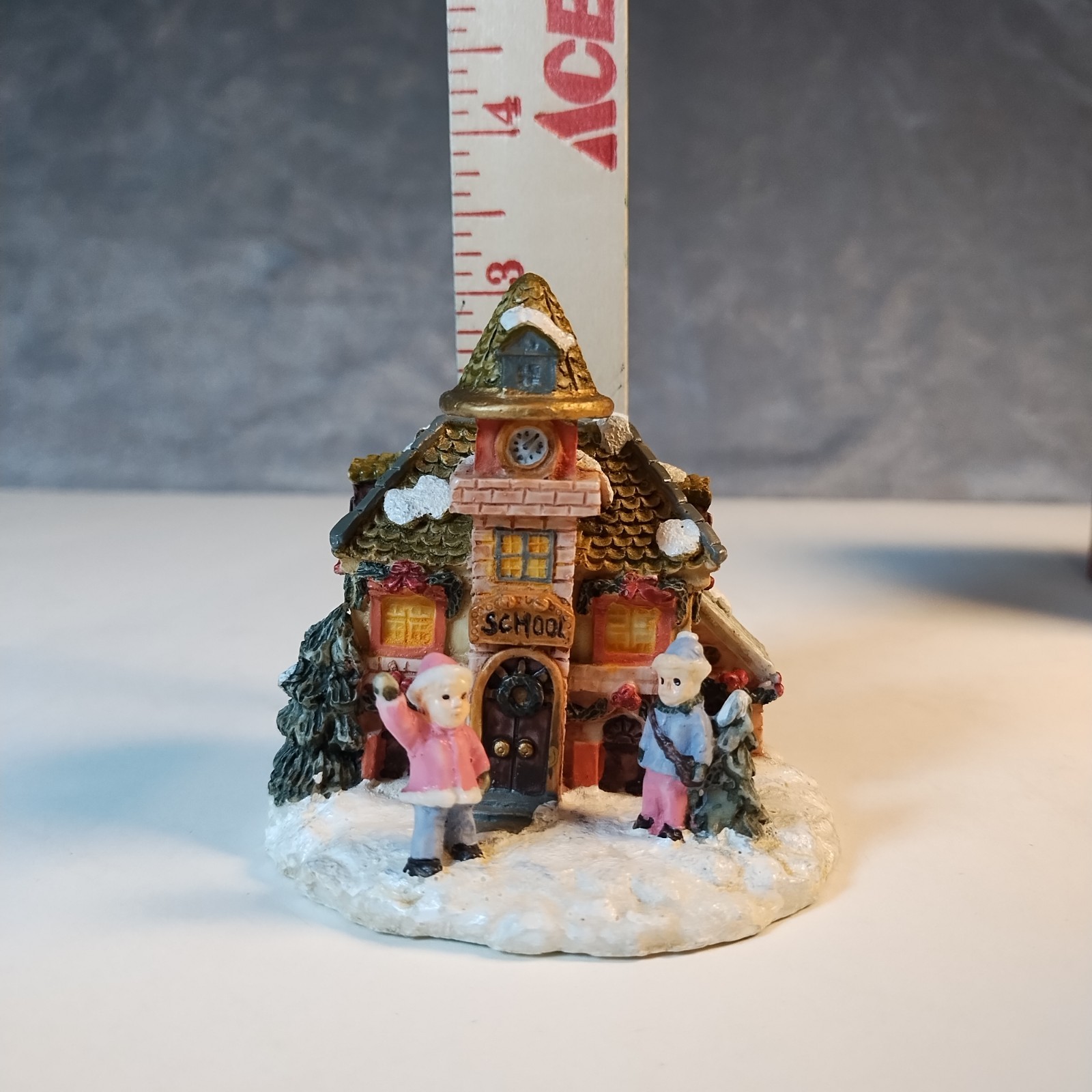 Cottage Winsor Collection School Welcoming People Figurine Christmas