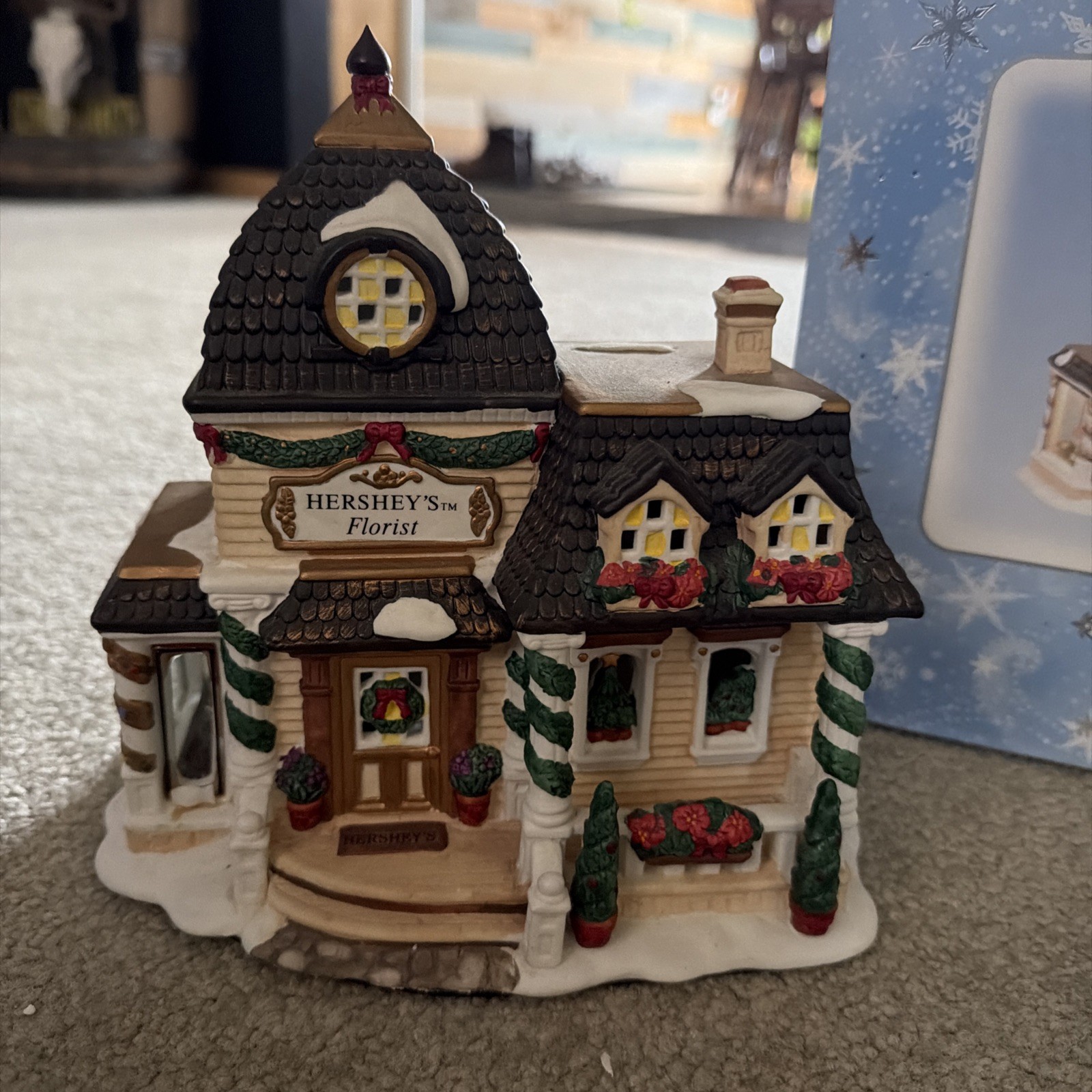 Hershey’s Holiday Village Florist Shoppe 2001 w/ Light & Original Box Christmas