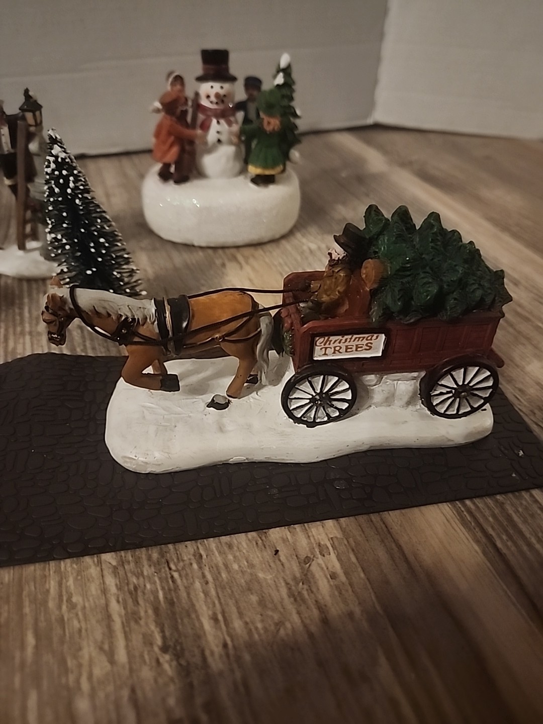 Christmas Village Resin Figures Lot Pieces 4 Pieces + 4 Bases RARE Mixed Brands
