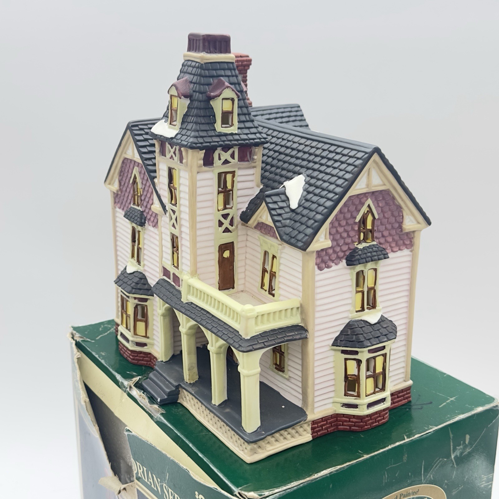 Christmas Village Dickens Collectables Victorian House 1998 GC 383-8315 NO LIGHT