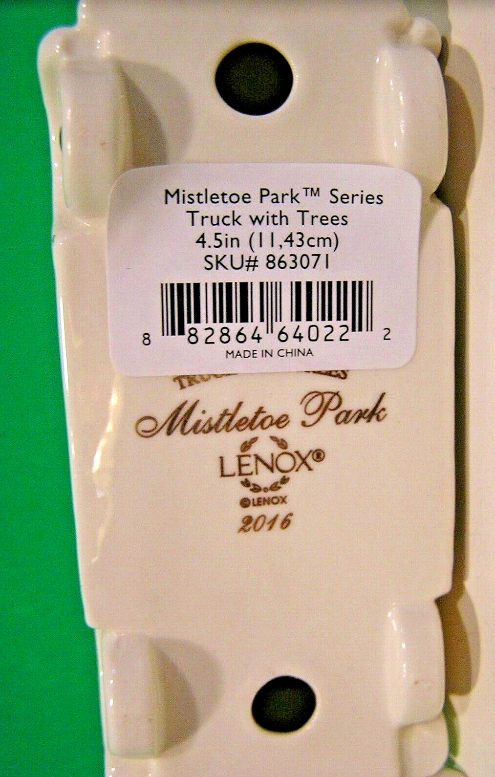 LENOX MISTLETOE PARK Farm TRUCK with Christmas TREES Village series NEW in BOX