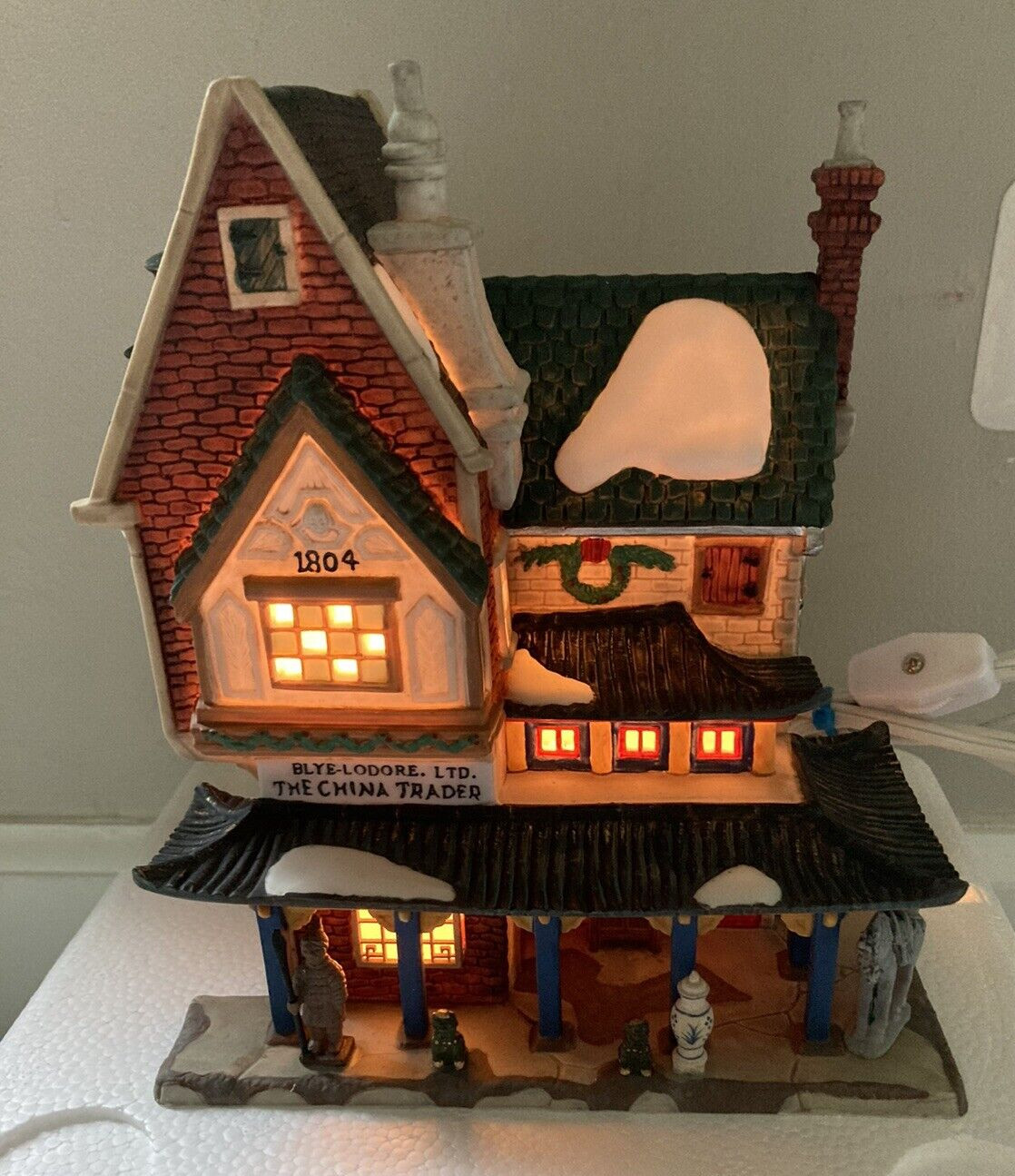 Department 56 Dickens Village Series The China Trader 58447 EUC