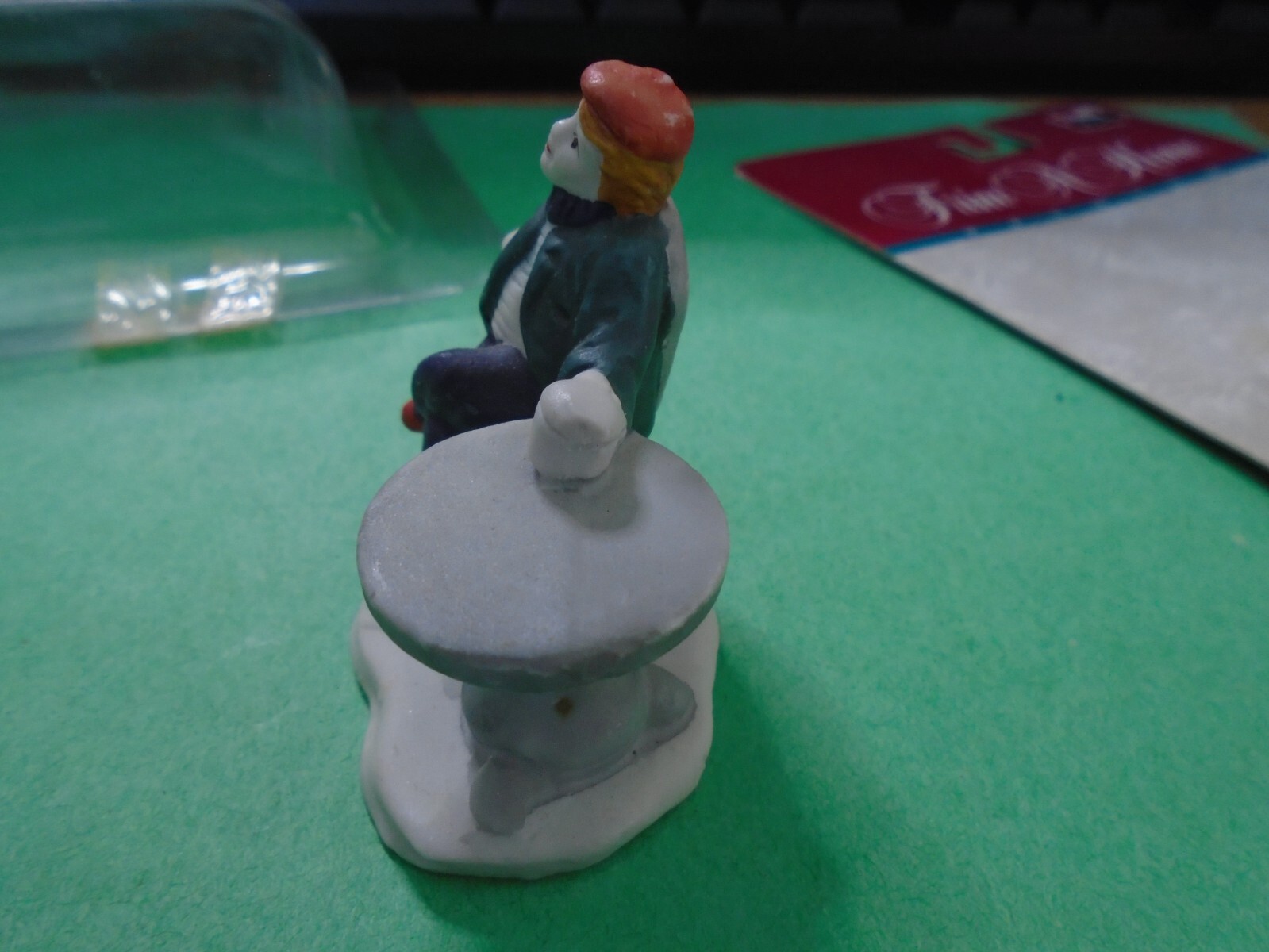 TRIM A HOME Village Accessory Polyresin Porcelain Figurine Man Drinking Coffee N