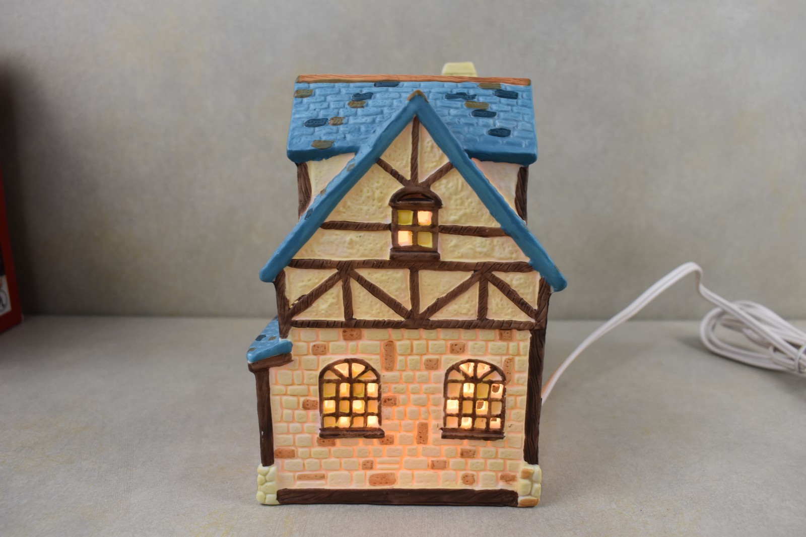 Dickens Collectables Hand-Painted “ANTIQUES STORE” Christmas Village