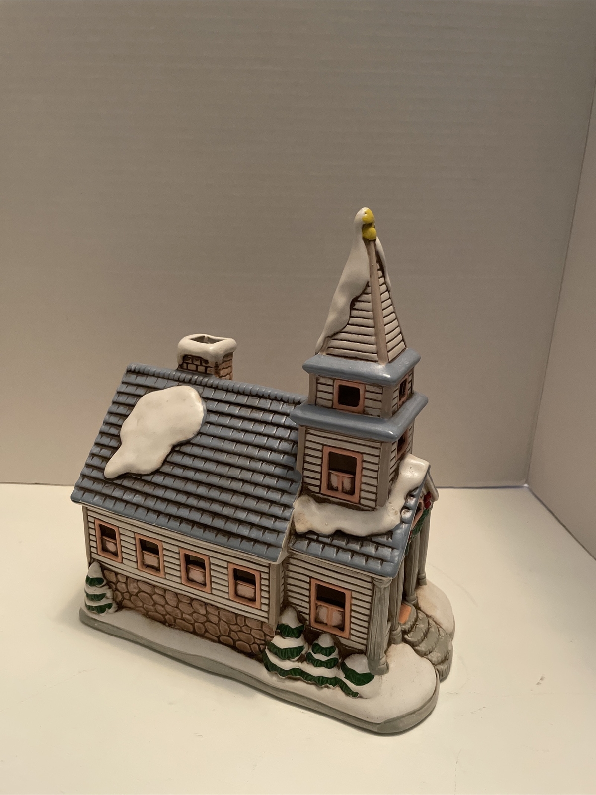 LEFTON CHURCH 1987 BYRON WOOD 06333 LIGHTED CHRISTMAS VILLAGE CERAMIC