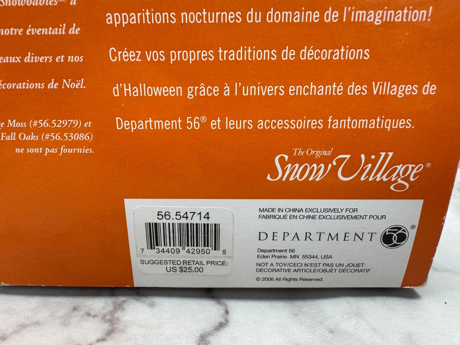 Dept. 56 Halloween A Gravely Haunting Family Photo 56.54714 Snow Village 2007