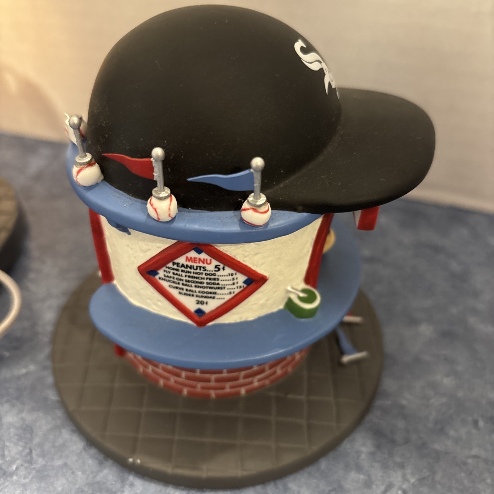 Dept 56 Christmas In The City Chicago White Sox Refreshments Stand Set of 2 NICE