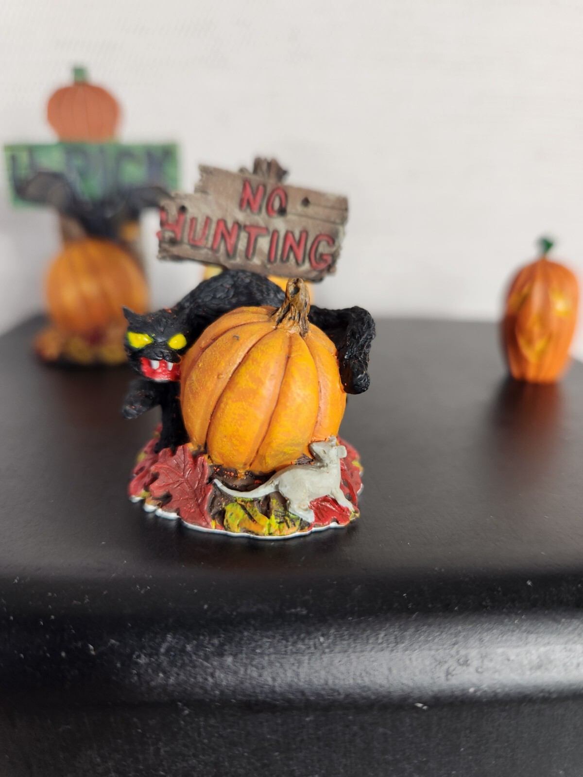 Dept 56 Halloween Scenery Accessories 4 Pieces Signs Pumpkins Cat Bat 53165 2004