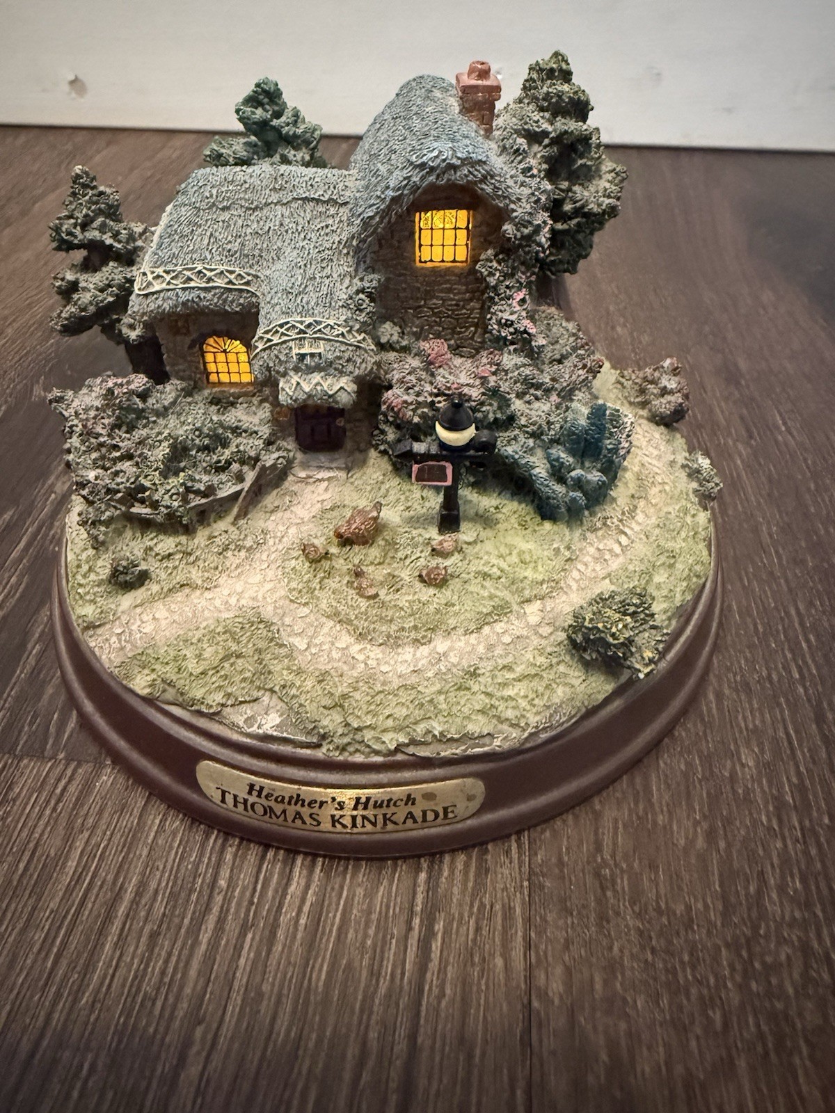 Thomas Kinkade Painter of Light Heather’s Hutch Lighted Cottage Collection