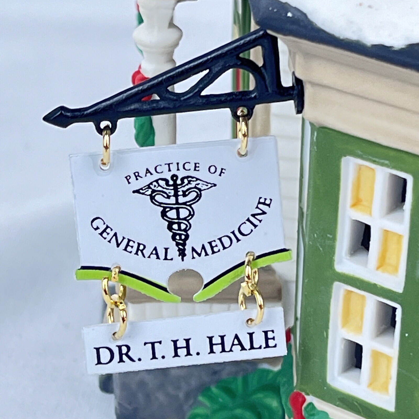 Dept 56 New England Village Series Hale & Hardy House with Signs 1999 Retired