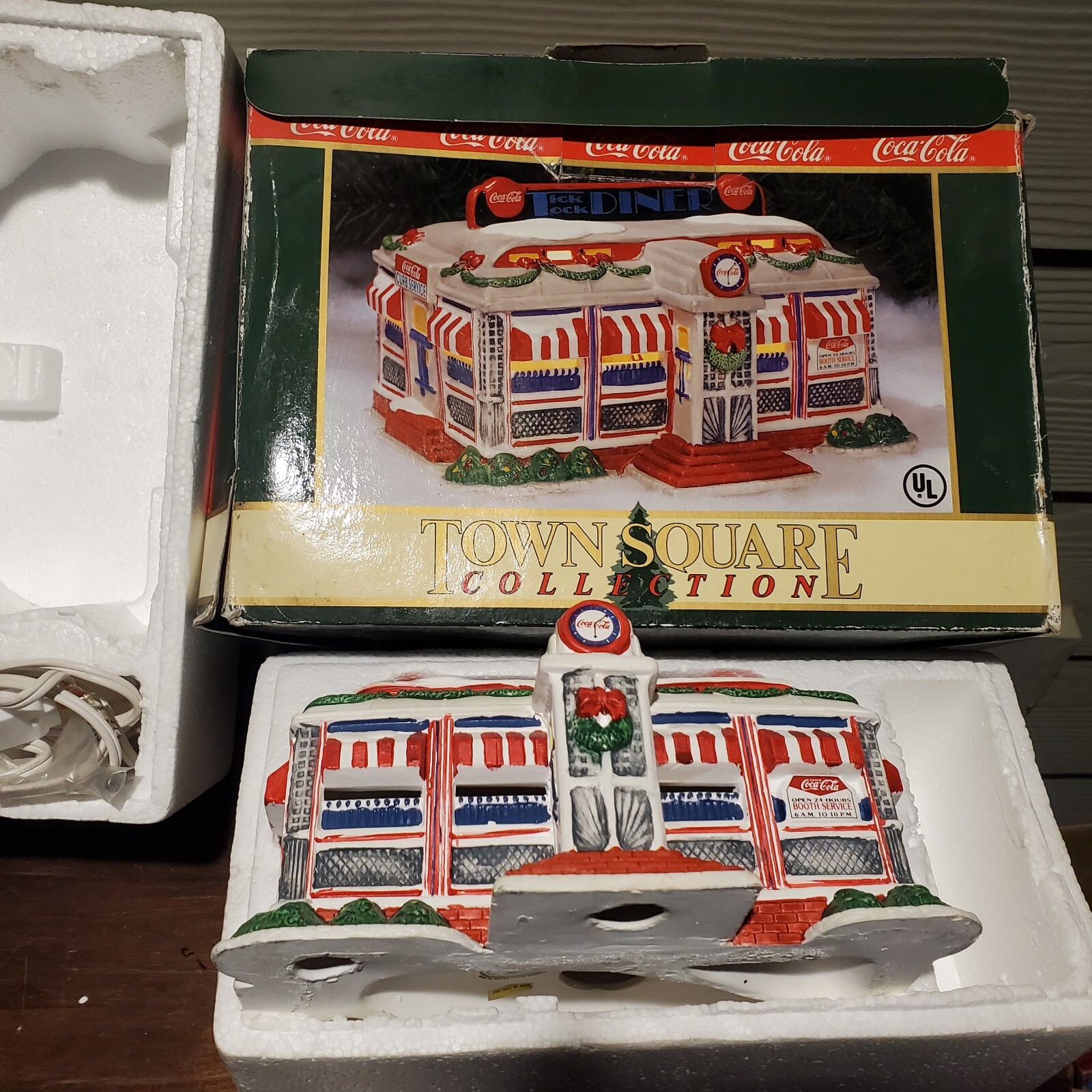 Vtg Coca-Cola Town Square Collection Tick Tock Diner Christmas Village In Box