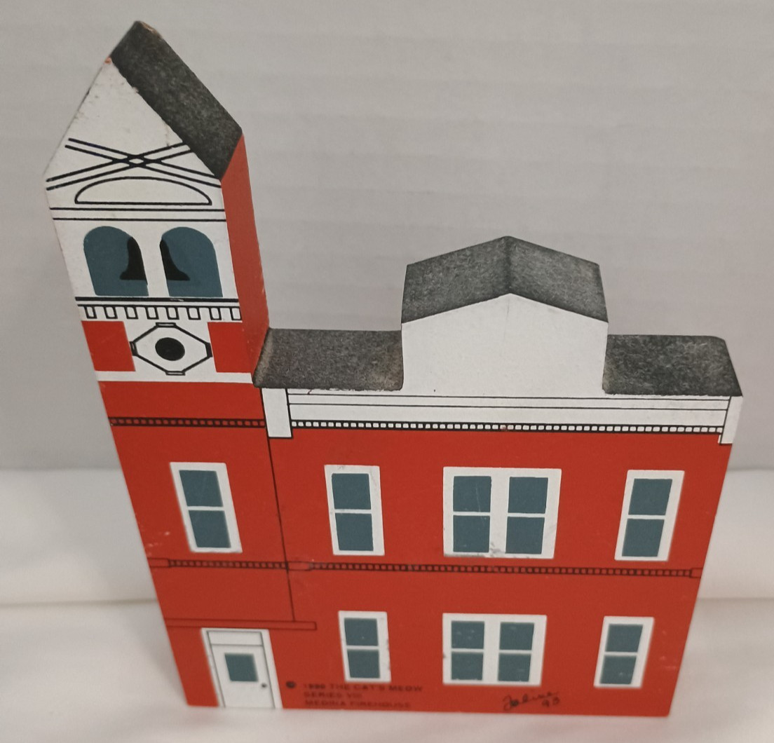 THE CAT’S MEOW VILLAGE MIXED WOOD HOME BUILDINGS + MORE LOT Of 7 SIGNED