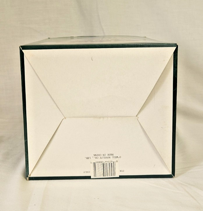 Dickens Keepsake Porcelain Lighted House Cathedral Church