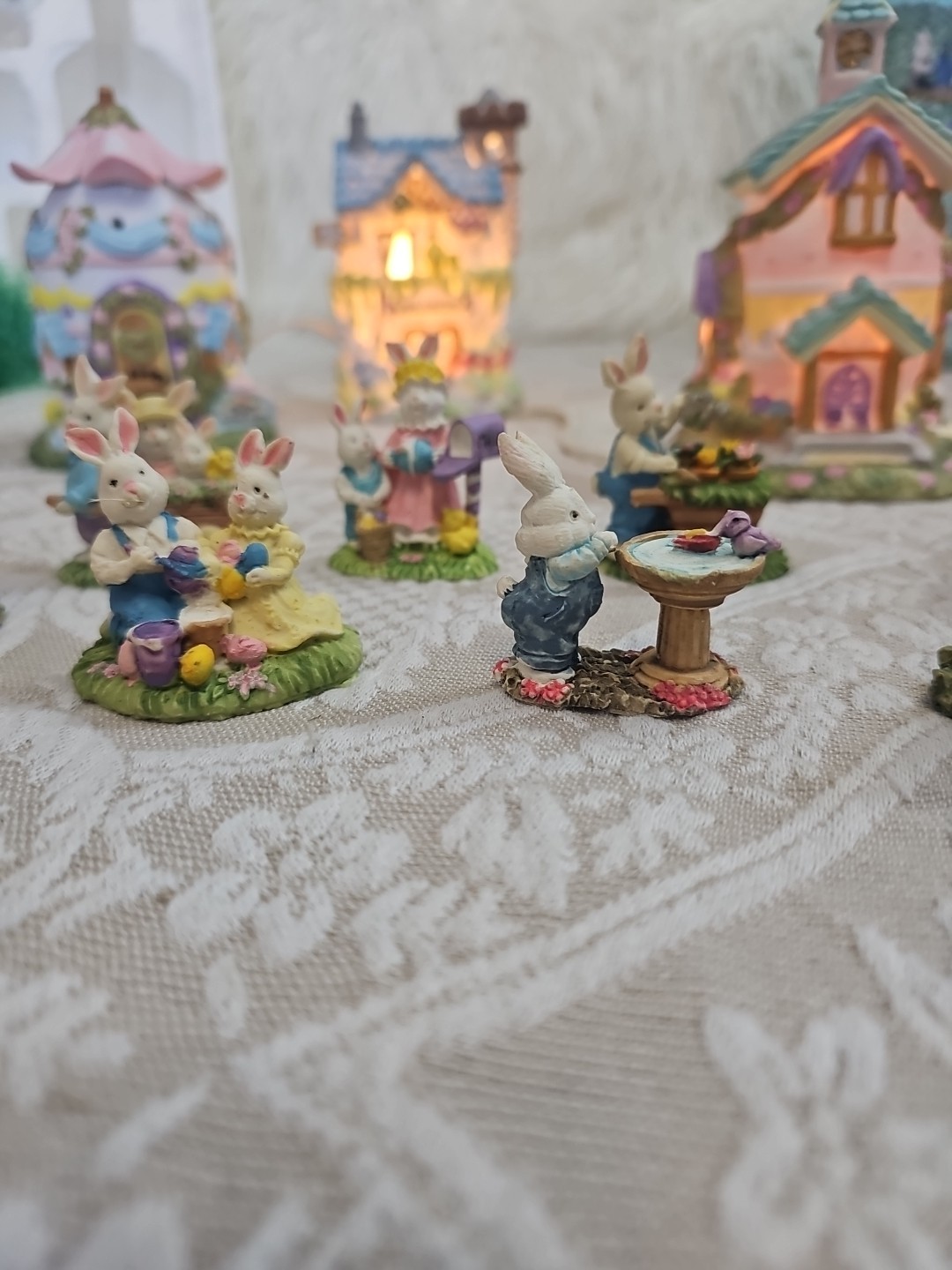 Vintage Easter Village Bunny Towne House Porcelain 21 Piece Lighted Complete