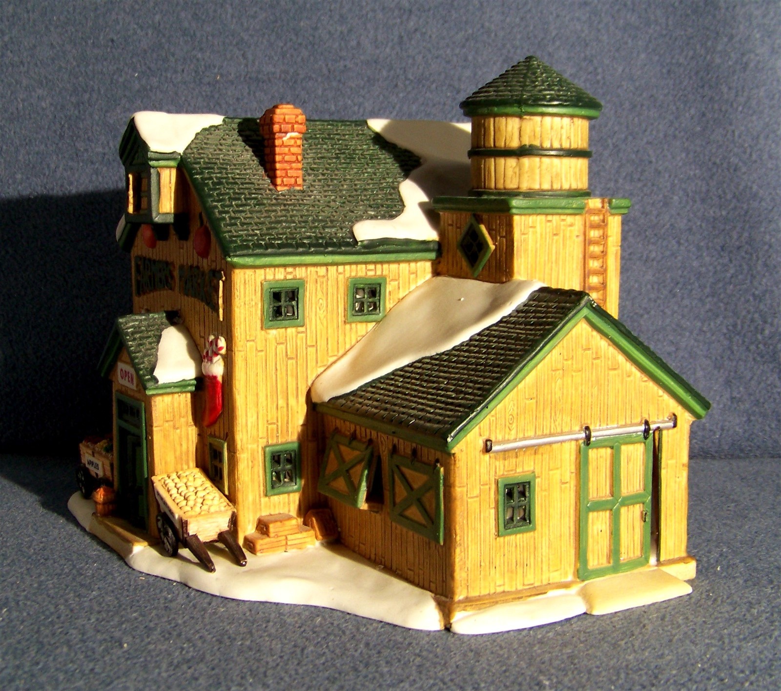 Lemax – Farmer’s Market – Harvest Crossing Collection – 85277 – EUC