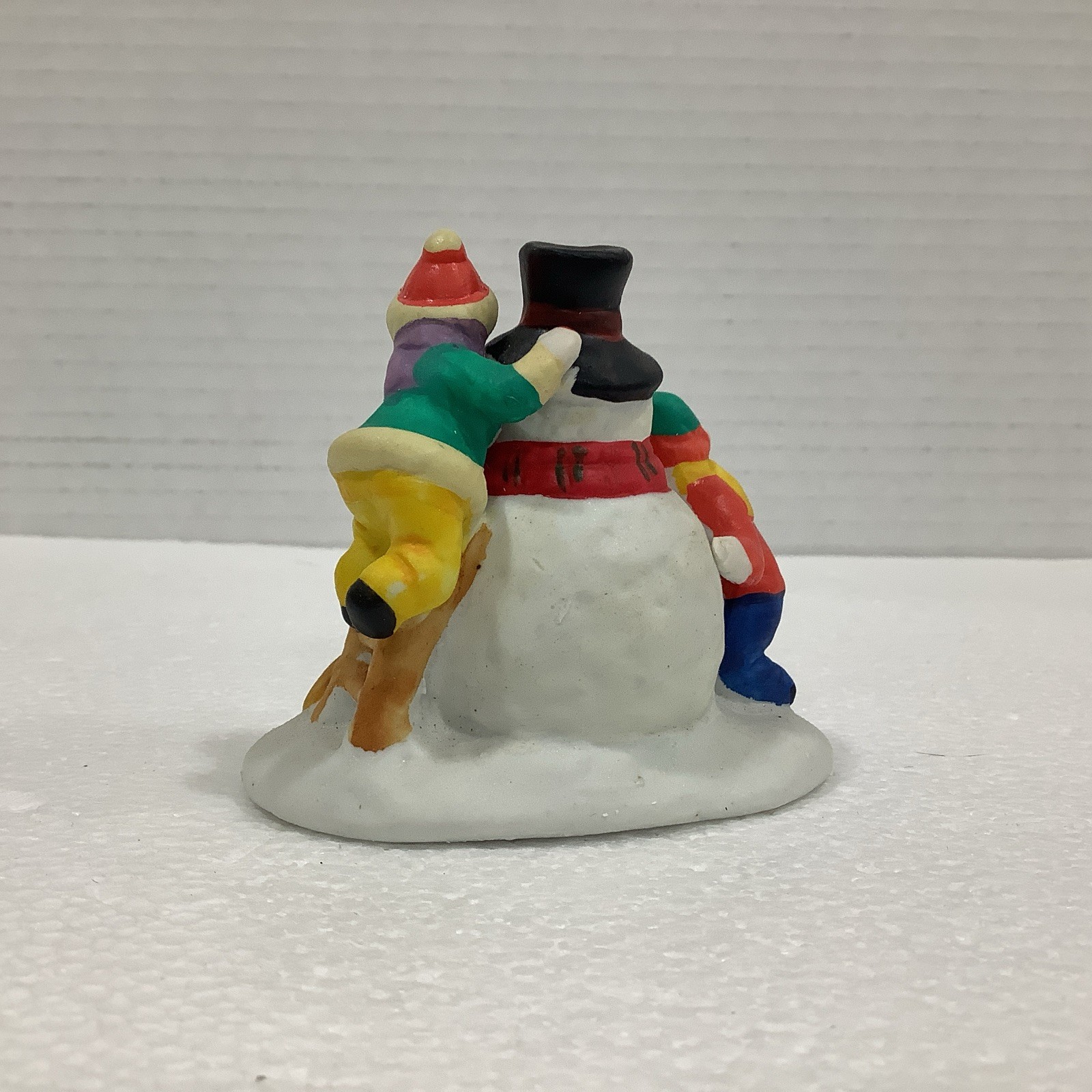 Lemax Hearthside Village 43115 Porcelain Finishing Touches Accessory