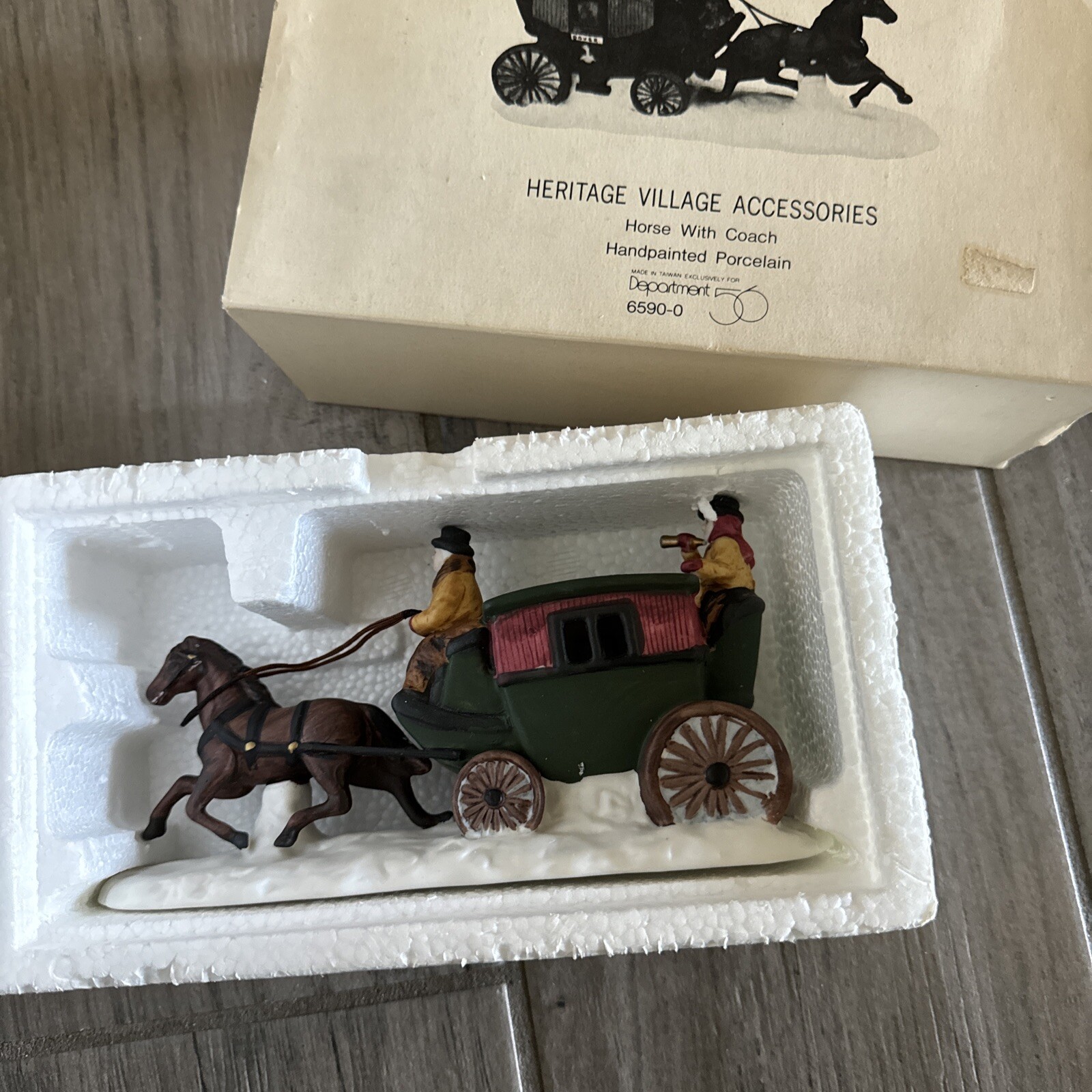 VINTAGE Dept 56 Dover Coach Horse & Carriage Heritage Village Accessory #65900