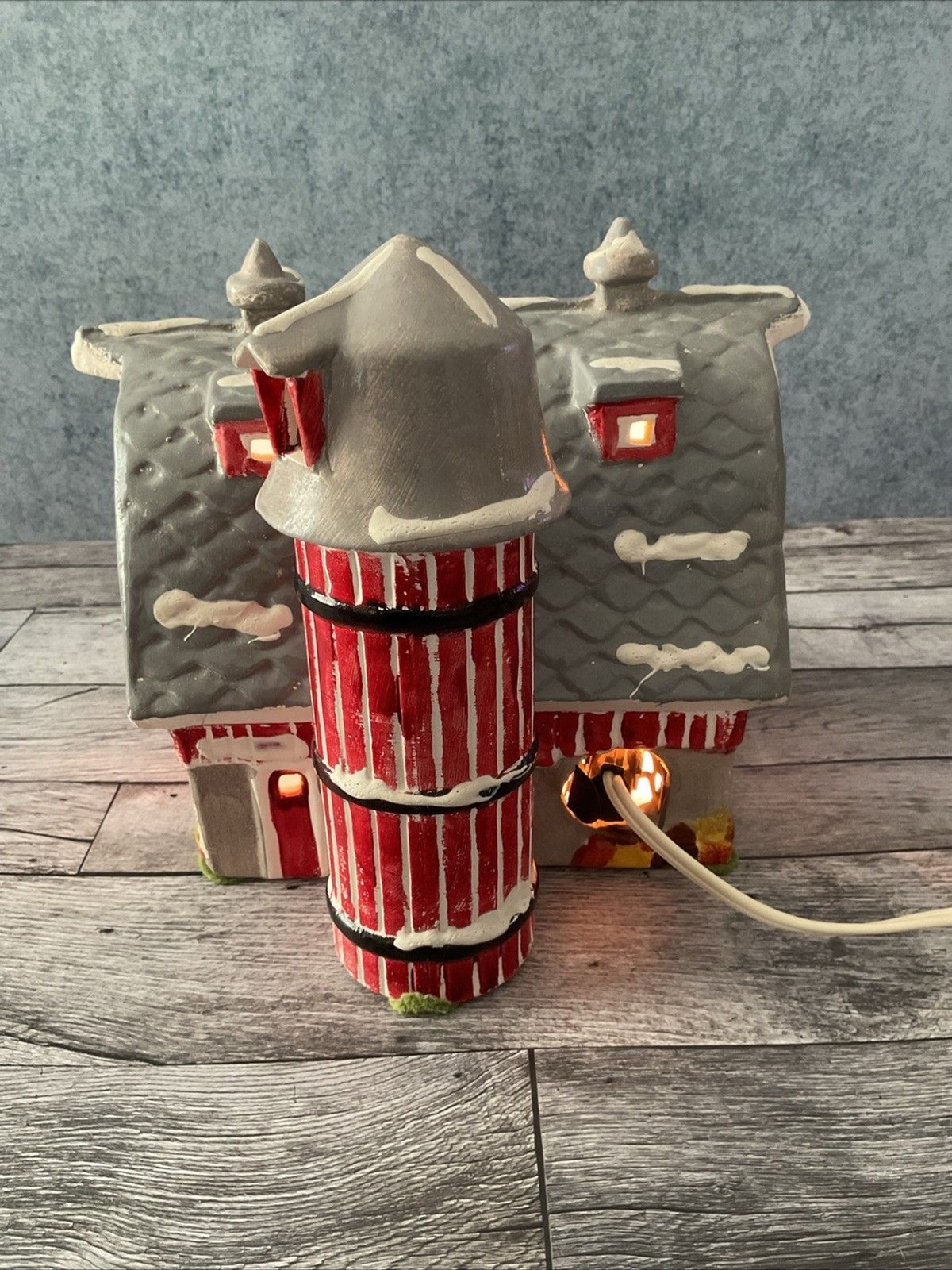 Vintage Department 56 Snow Village Red Barn & Silo.Snowhouse Series no box