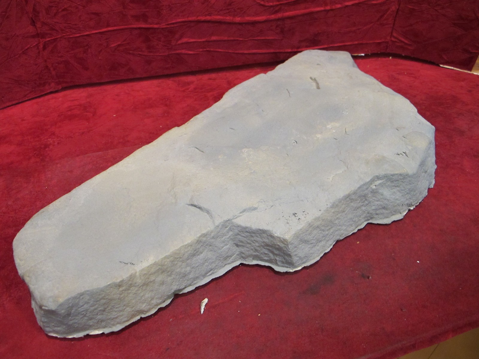 foam rocky ledge train scenary item for layouts 21″ wide