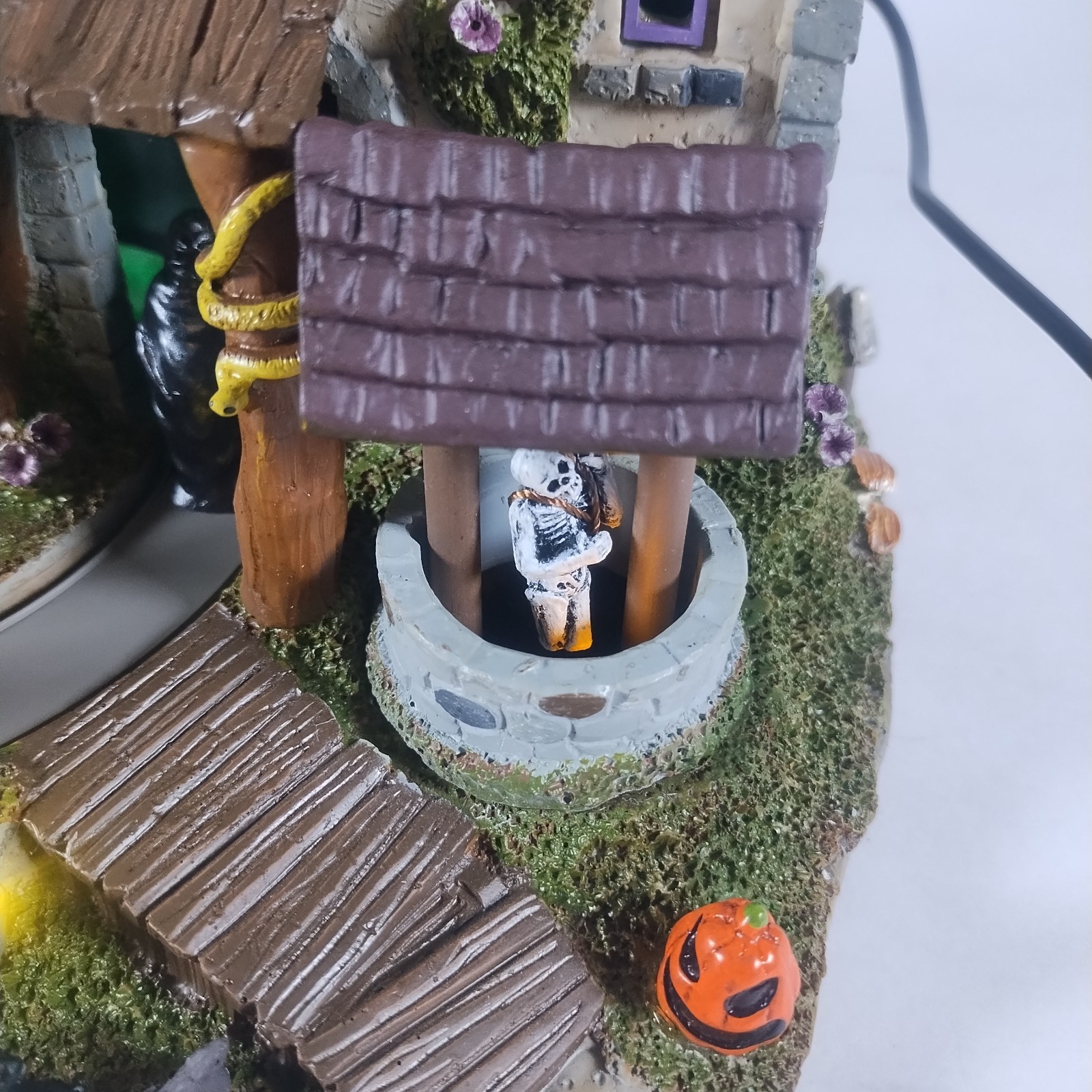 Lemax Spooky Town Wicked Garden Coven #35017 Animation Soundtrack & Lighting