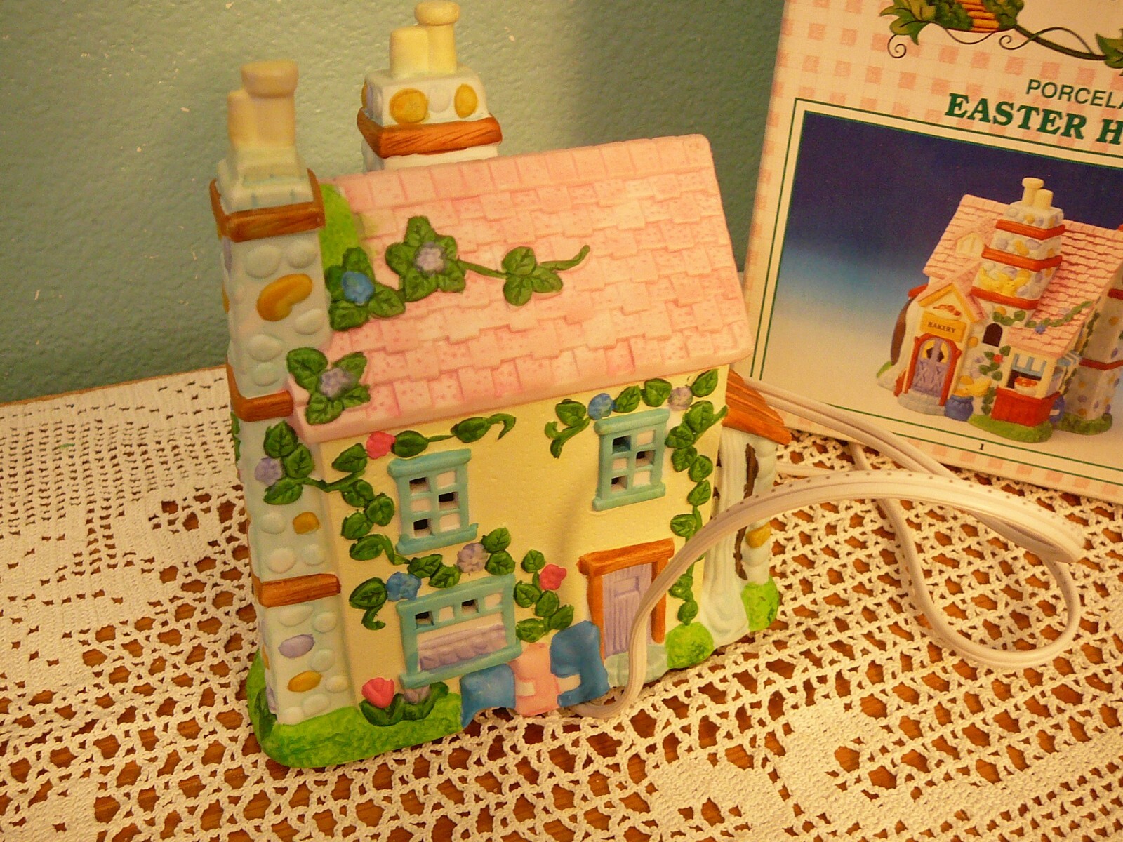 EASTER COTTONTALE COTTAGES LIGHTED BAKERY EASTER HOUSE 1998 WITH BOX EXCELLENT