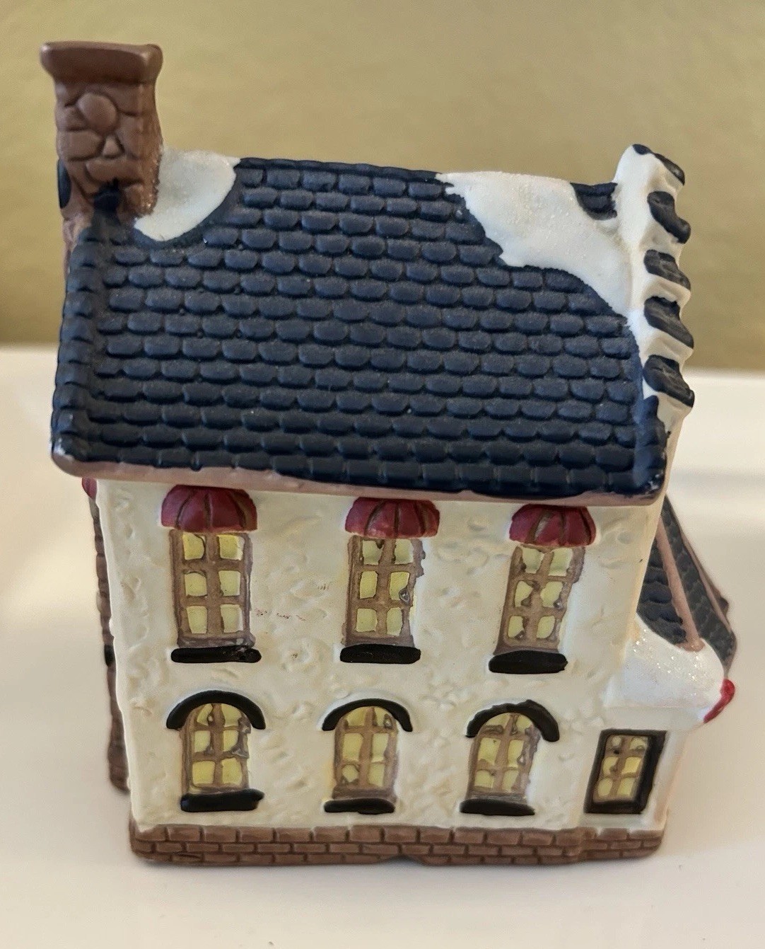 Cobblestone Corners 2001 Porcelain Christmas Buildings, Lot Of 2