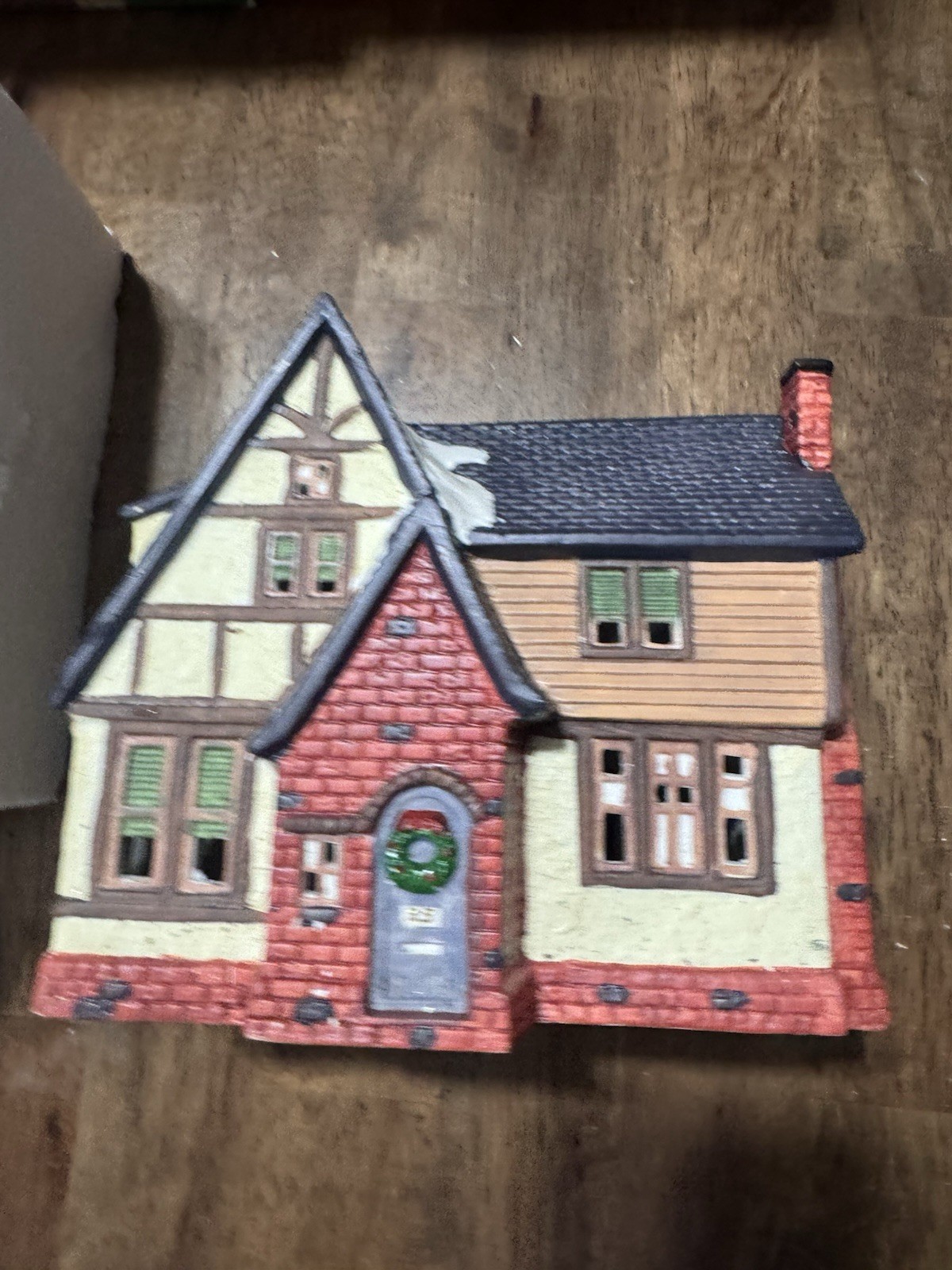 Dickens Keepsake Christmas Village Porcelain House O’Well Novelty 1994