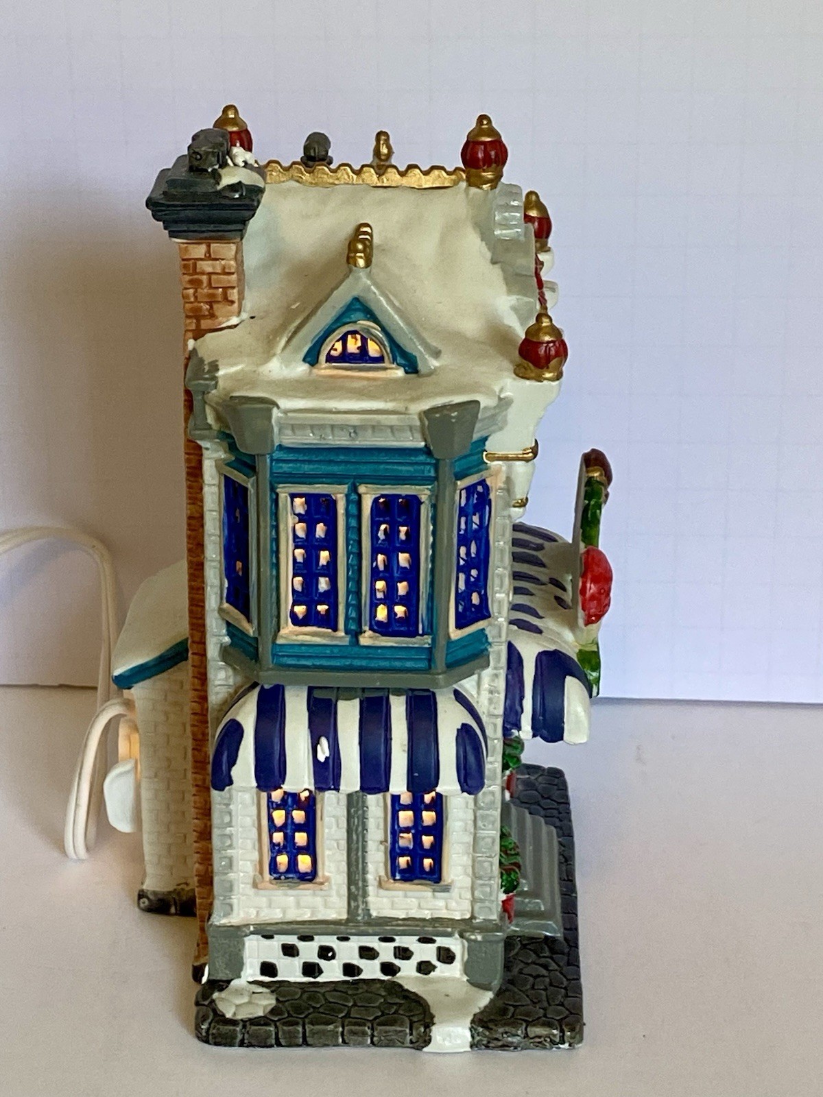 Vintage Lemax Santas Wonderland The Sugar Cone Ice Cream Parlor Lighted Building