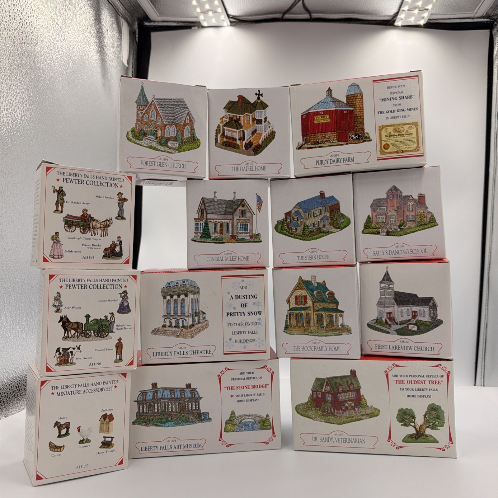 Liberty Falls Americana Collection Lot 11 Village Buildings w Boxes 1990s VTG