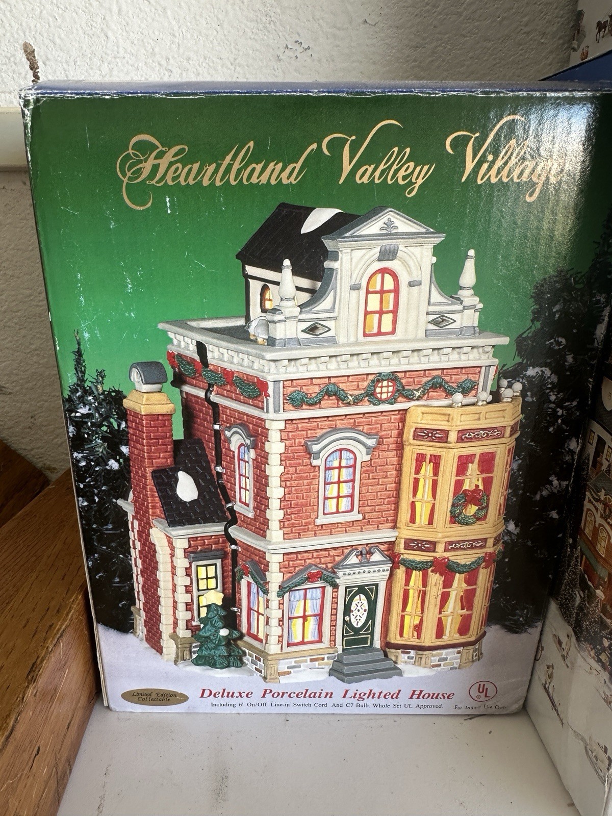 HEARTLAND VALLEY VILLAGE Deluxe Porcelain Lighted Christmas House 1990s
