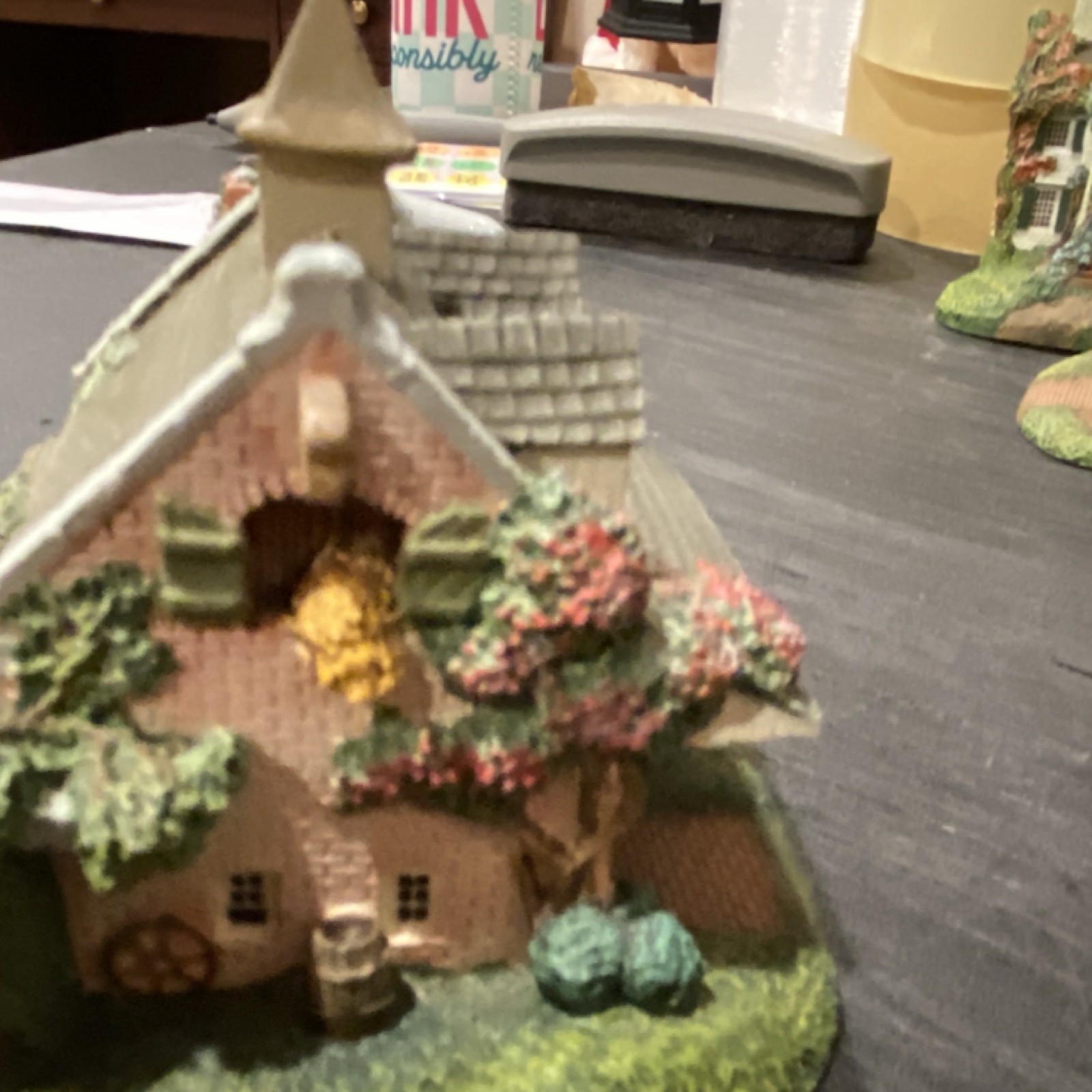 Heritage Mint Gone With the Wind Carriage House Resin by Kenneth & Hope LeVan