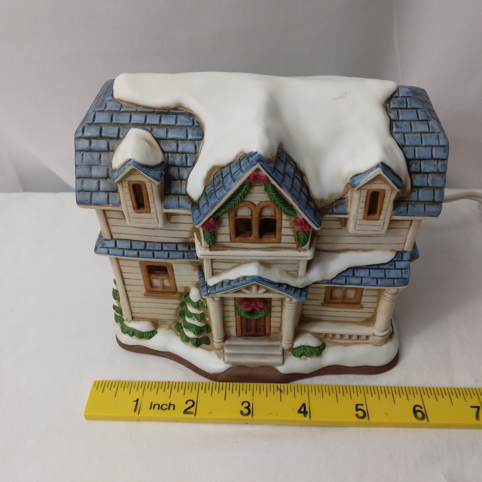 Vintage Homco Christmas Village House Building Ceramic/Porcelain Lighted